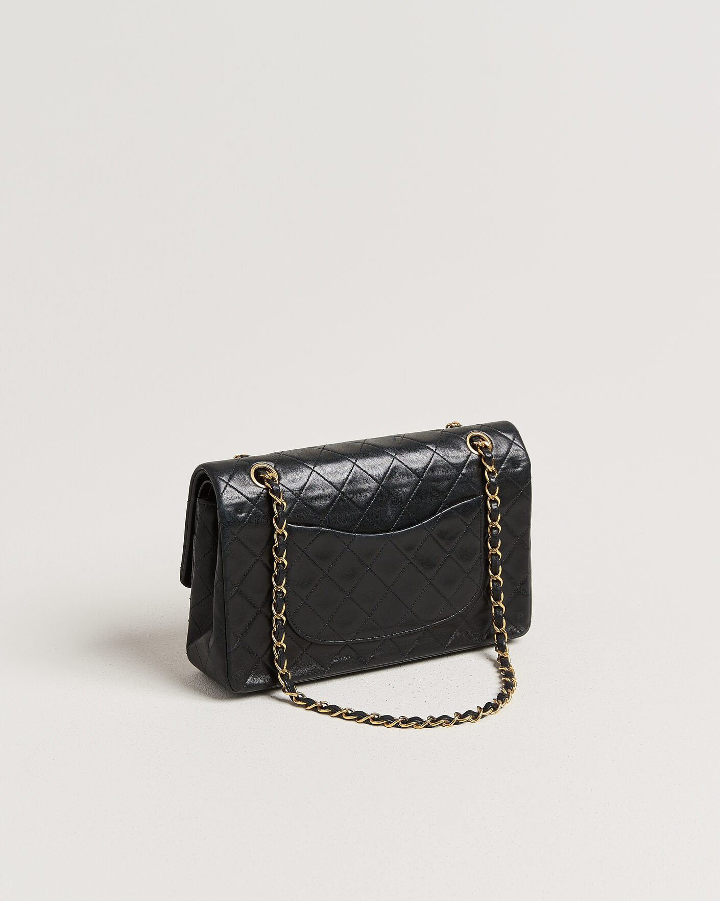 Mies | Pre-Owned & Vintage Bags | Chanel Pre-Owned | Classic Medium Double Flap Bag Black