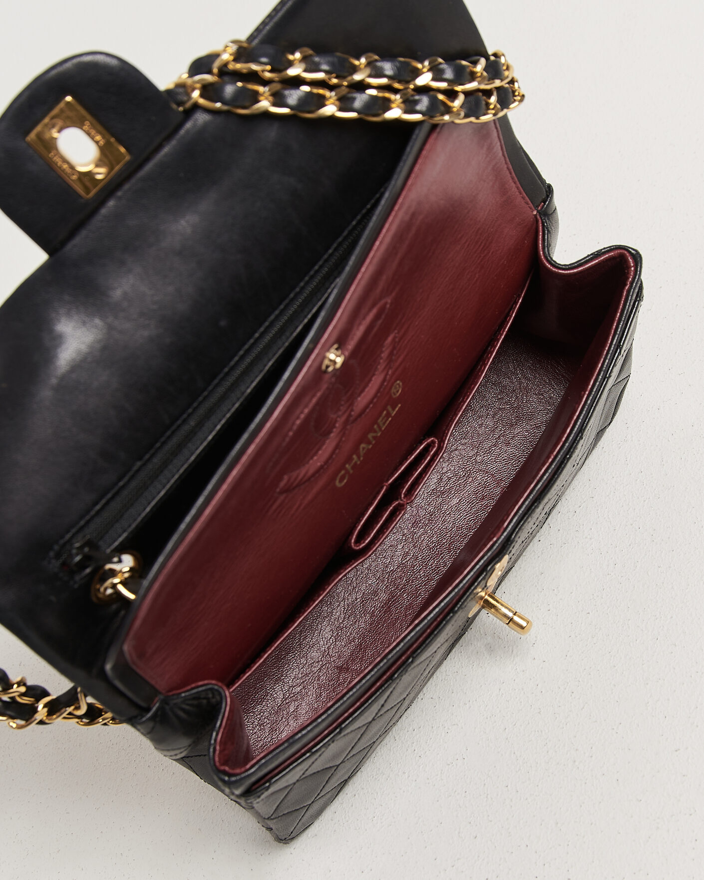 Mies | Pre-Owned & Vintage Bags | Chanel Pre-Owned | Classic Small Double Flap Bag Black