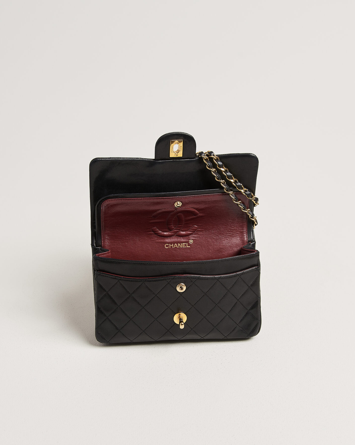 Mies | Pre-Owned & Vintage Bags | Chanel Pre-Owned | Classic Small Double Flap Bag Black