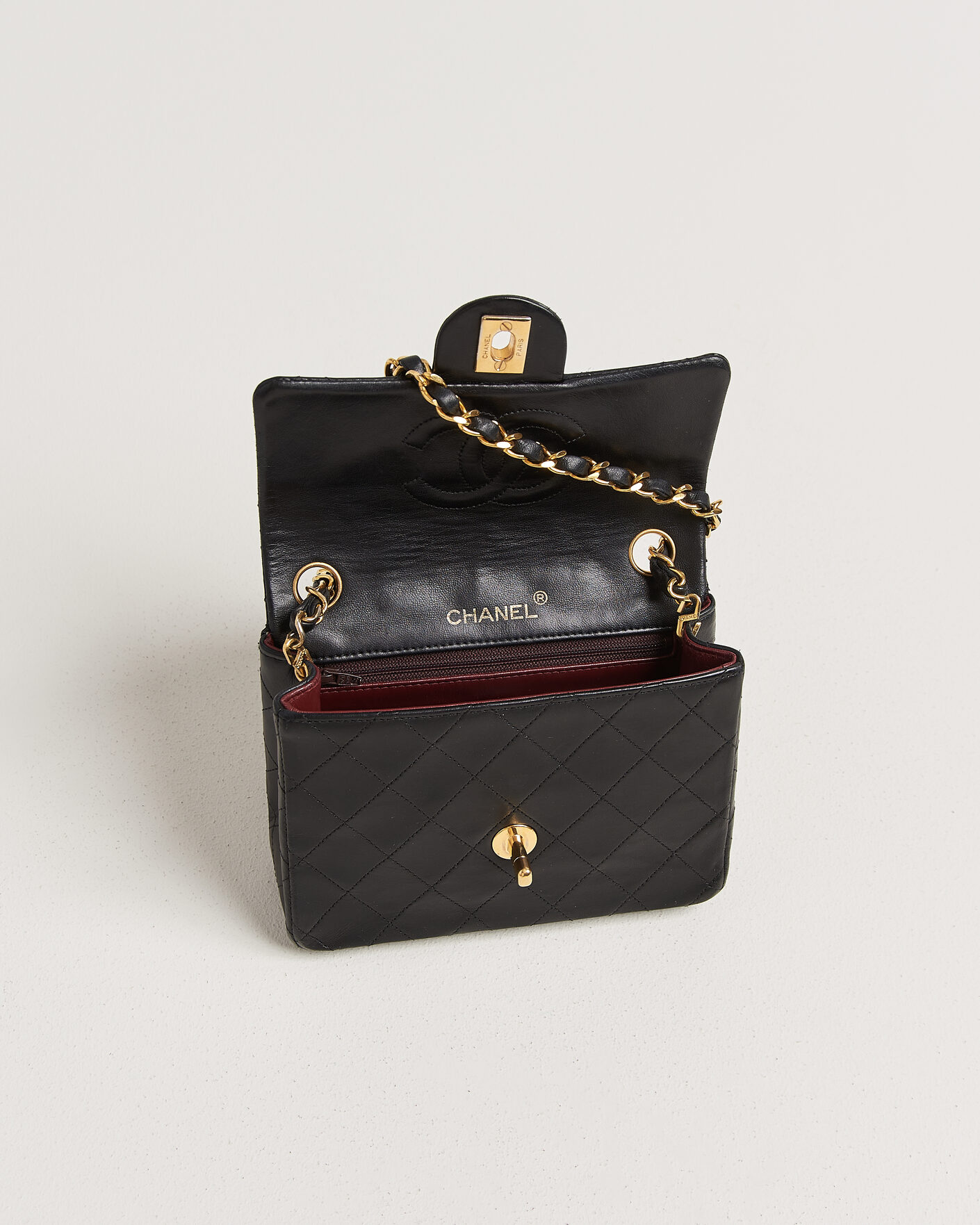 Mies | Chanel Pre-Owned Classic Mini Single Flap Square Bag Black | Chanel Pre-Owned | Classic Mini Single Flap Square Bag Black