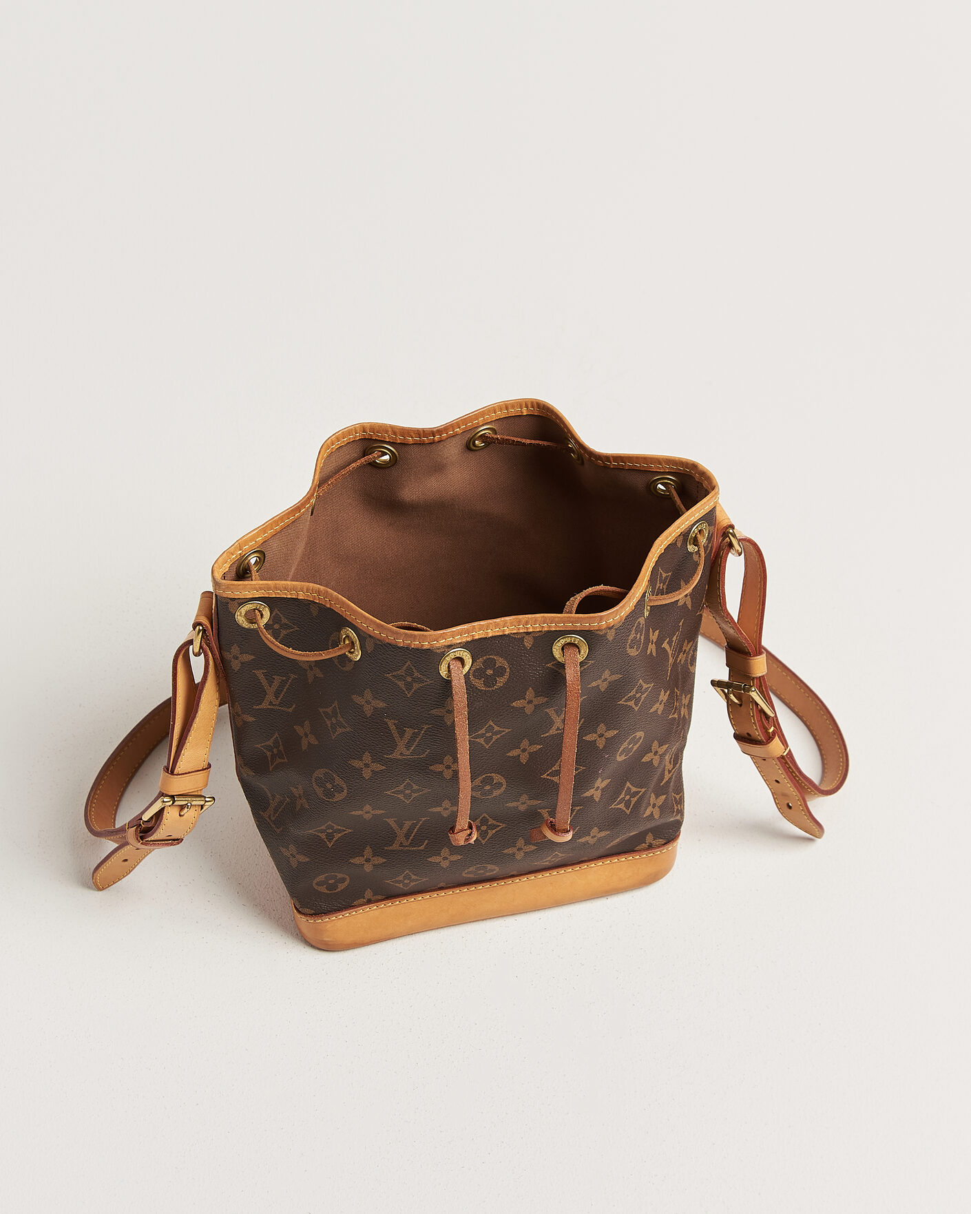 Mies | Pre-Owned & Vintage Bags | Louis Vuitton Pre-Owned | Noé BB Monogram