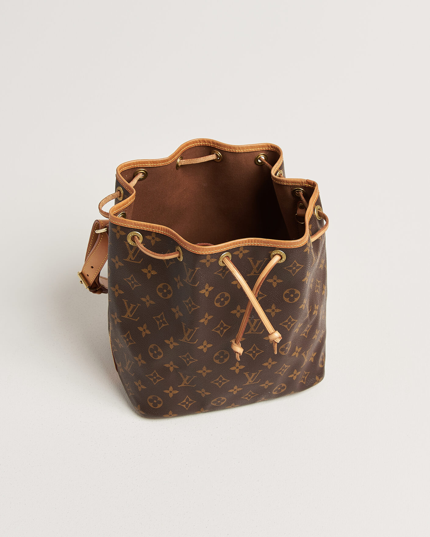 Mies | Pre-Owned & Vintage Bags | Louis Vuitton Pre-Owned | Petit Noé Monogram