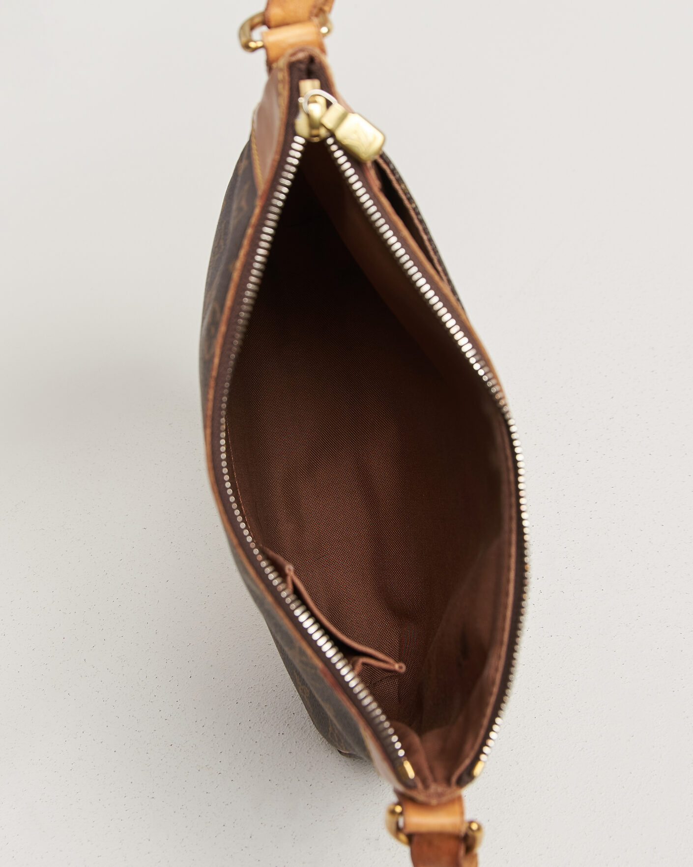 Mies | Pre-Owned & Vintage Bags | Louis Vuitton Pre-Owned | Odeon PM Bag Monogram