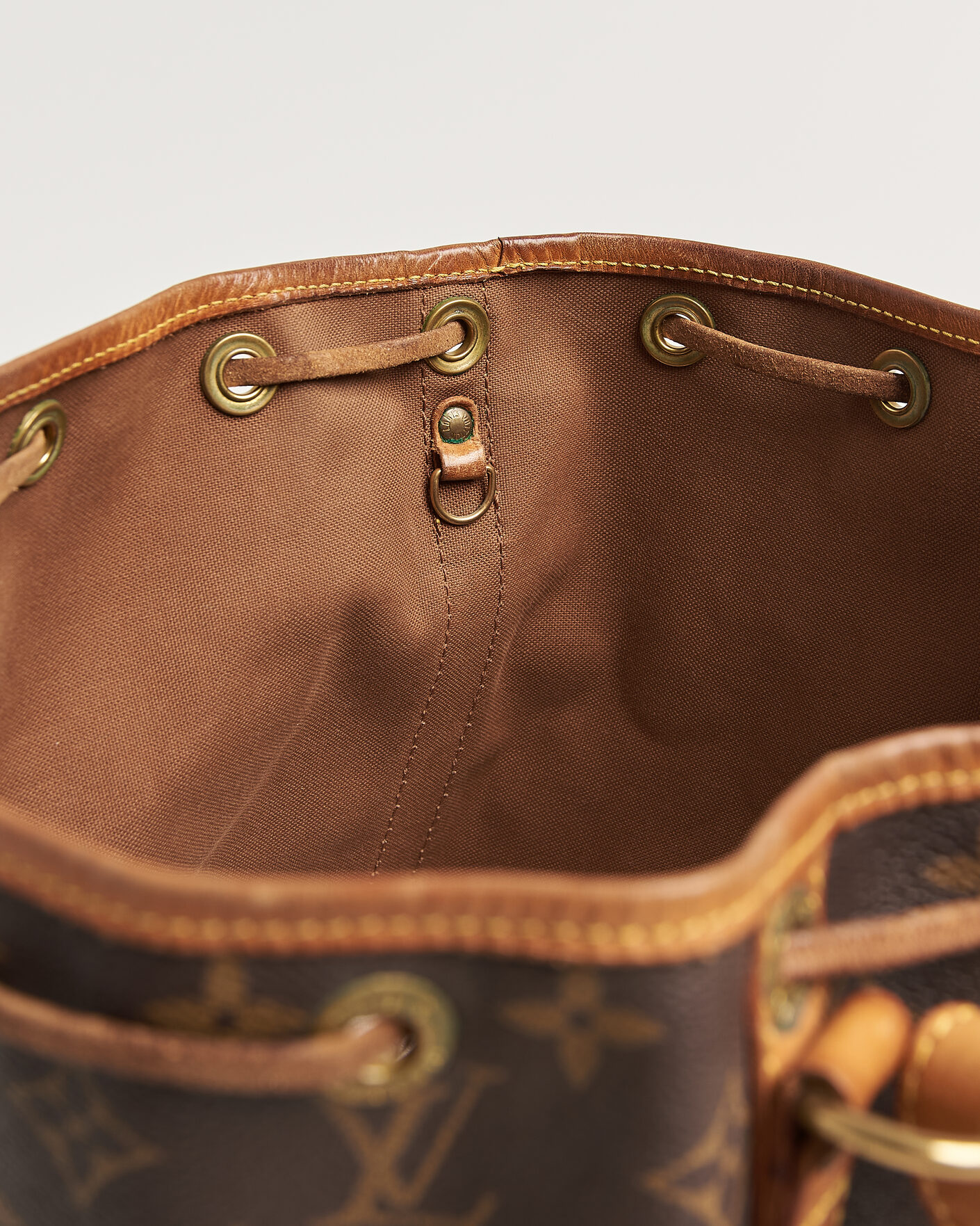 Mies | Pre-Owned & Vintage Bags | Louis Vuitton Pre-Owned | Petit Noé Monogram