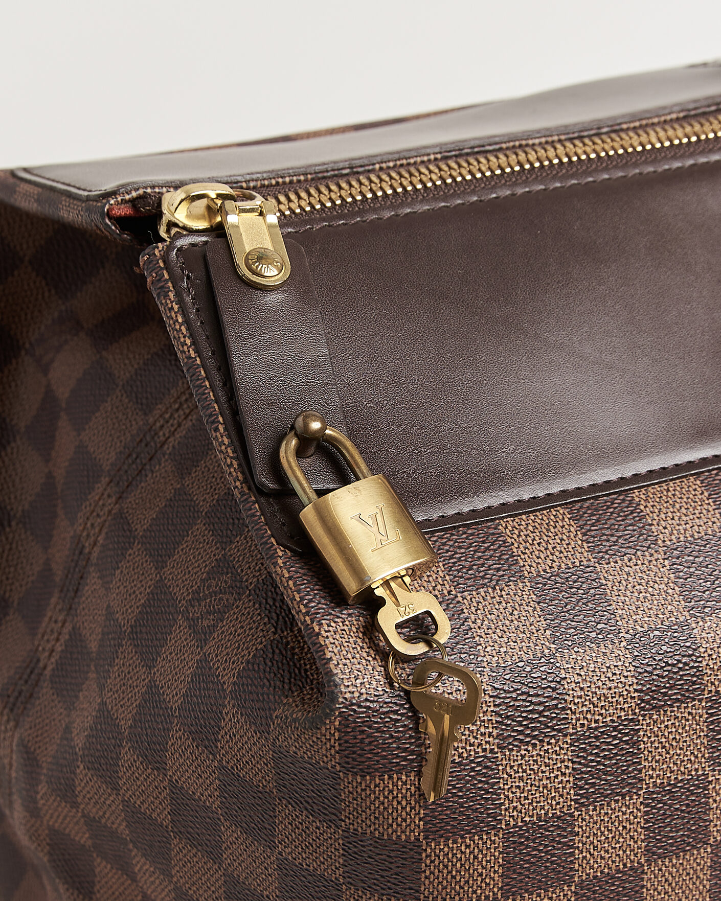Mies | Pre-Owned & Vintage Bags | Louis Vuitton Pre-Owned | Greenwich GM Travel Bag Damier Ebene