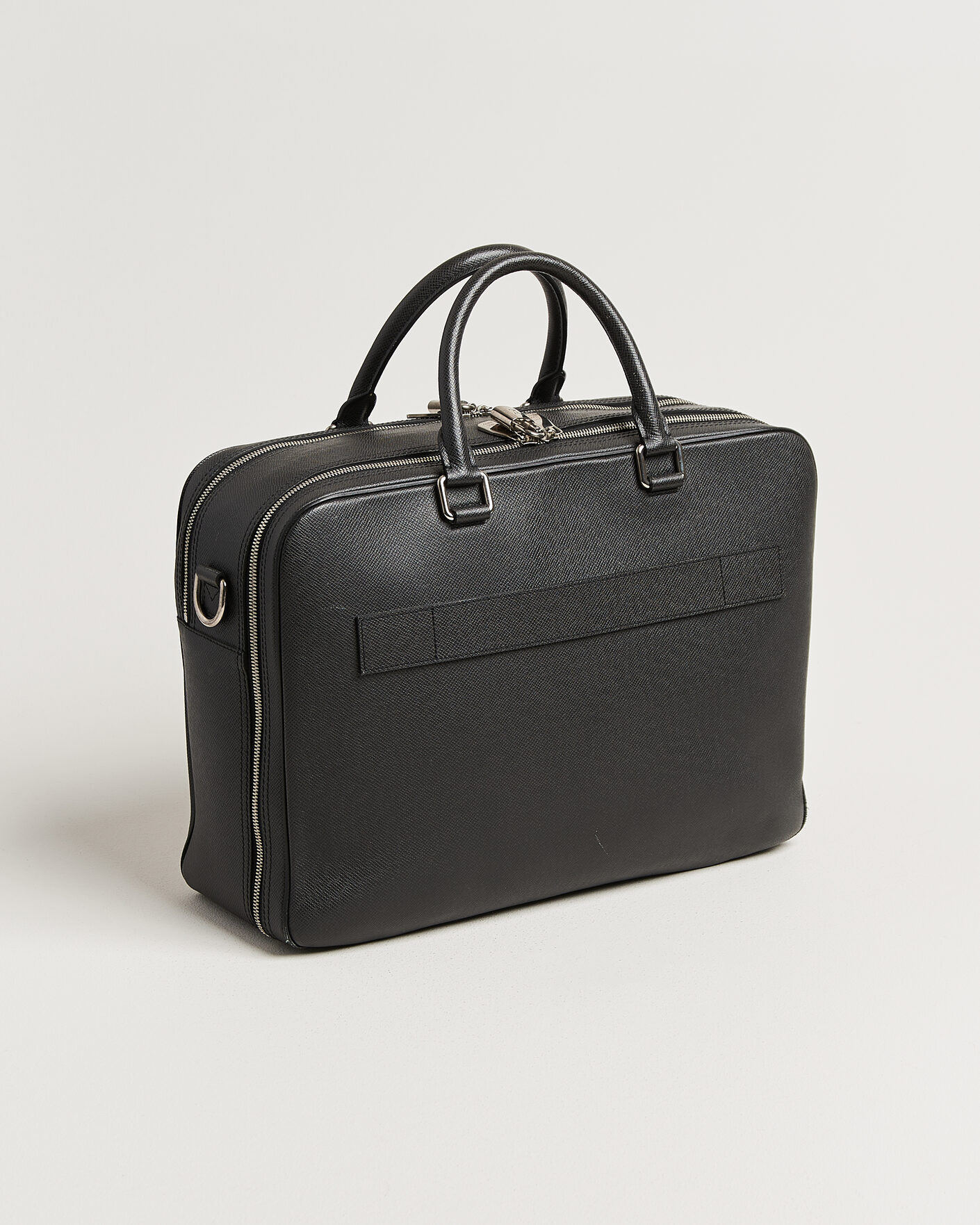 Mies | Pre-Owned & Vintage Bags | Louis Vuitton Pre-Owned | Overnight Bag Taiga Leather Black