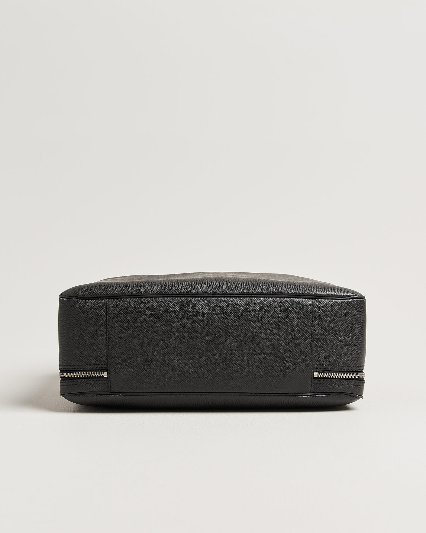 Mies | Pre-Owned & Vintage Bags | Louis Vuitton Pre-Owned | Overnight Bag Taiga Leather Black