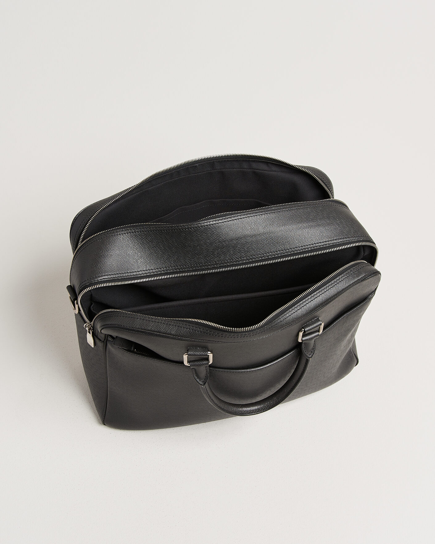 Mies | Pre-Owned & Vintage Bags | Louis Vuitton Pre-Owned | Overnight Bag Taiga Leather Black