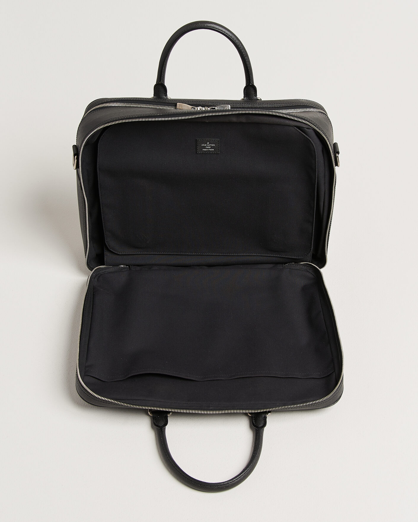 Mies | Pre-Owned & Vintage Bags | Louis Vuitton Pre-Owned | Overnight Bag Taiga Leather Black