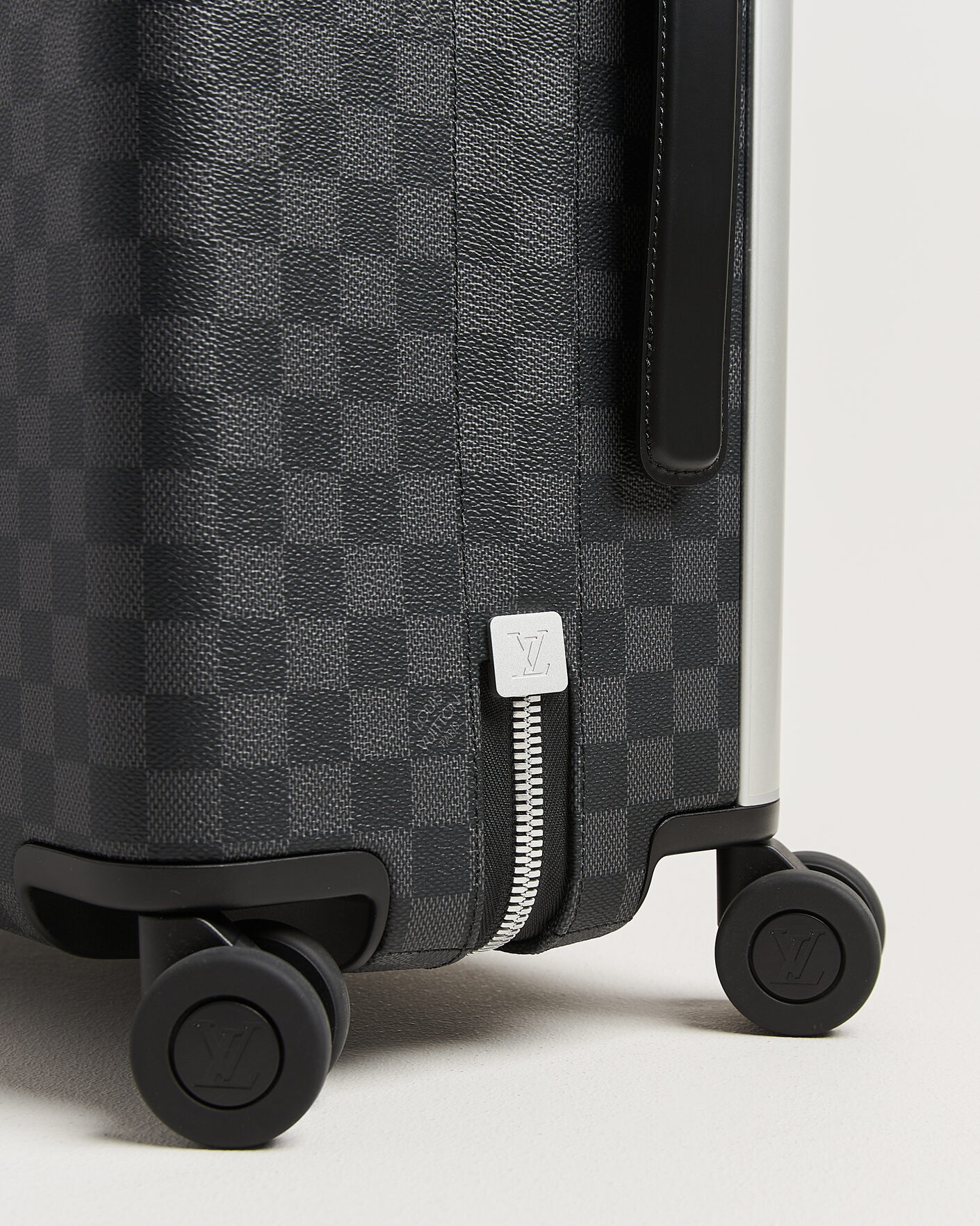 Mies | Pre-Owned & Vintage Bags | Louis Vuitton Pre-Owned | Horizon 55 Damier Graphite