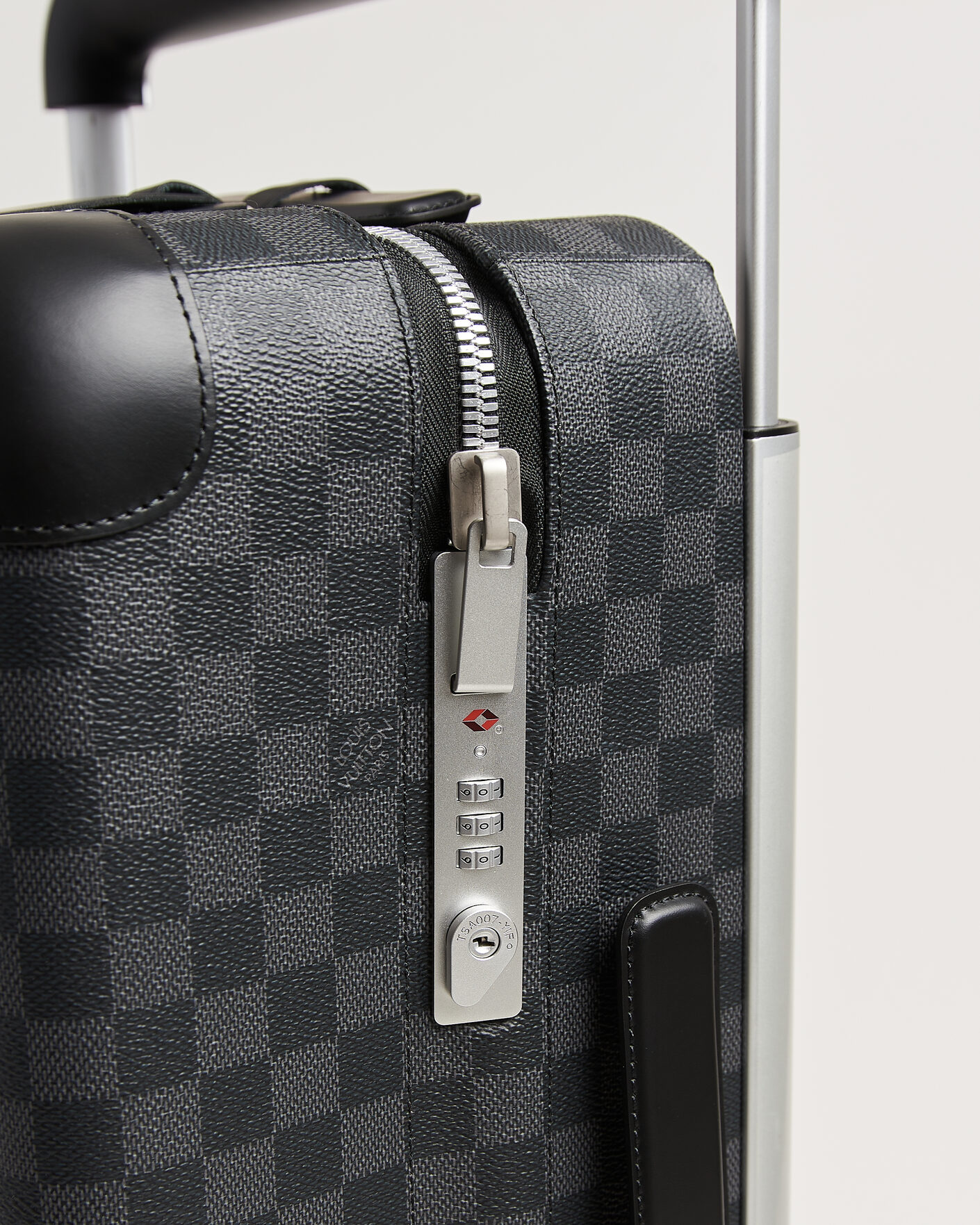 Mies | Pre-Owned & Vintage Bags | Louis Vuitton Pre-Owned | Horizon 55 Damier Graphite