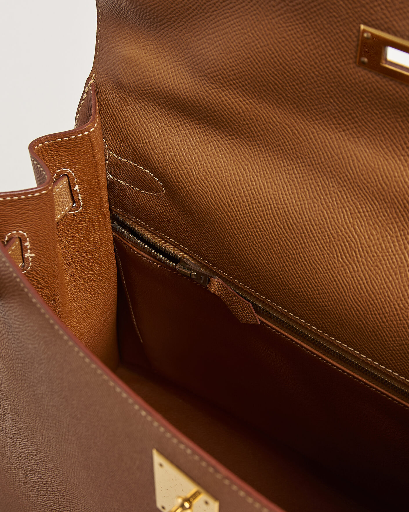 Mies | Pre-Owned & Vintage Bags | Hermès Pre-Owned | Kelly 32 Courchevel Leather Gold