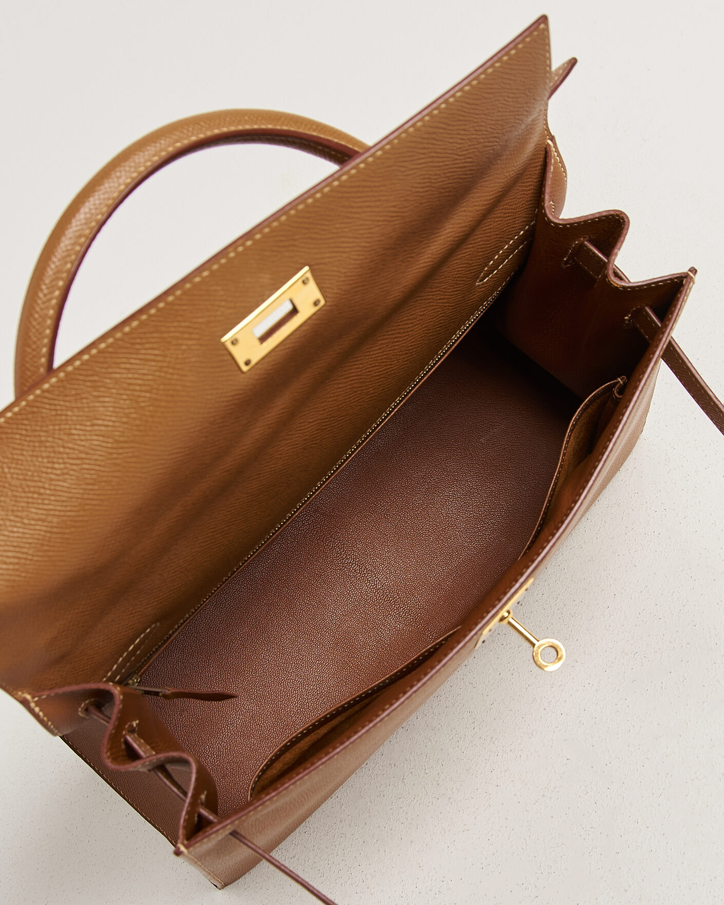 Mies | Pre-Owned & Vintage Bags | Hermès Pre-Owned | Kelly 32 Courchevel Leather Gold