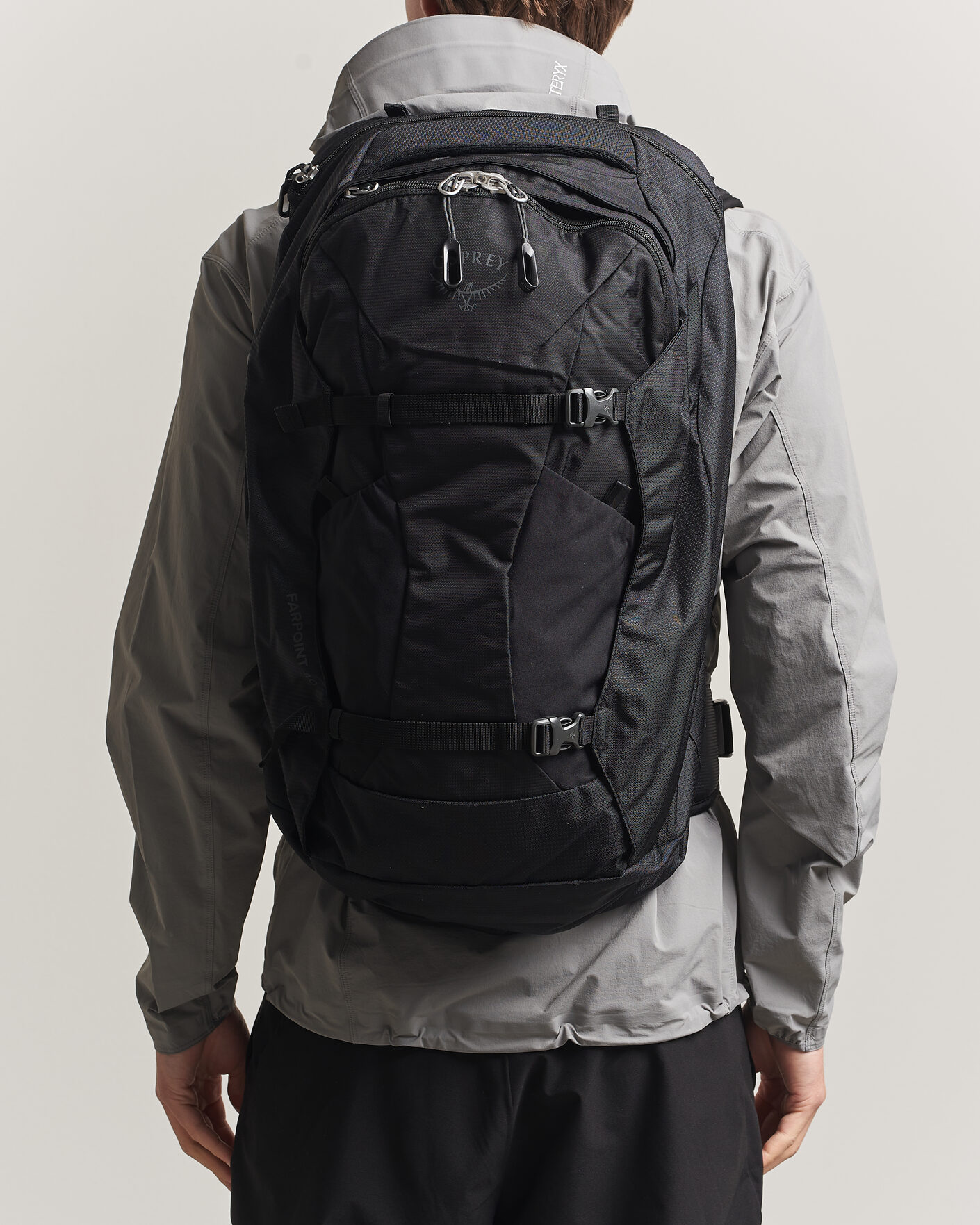 Mies | Laukut | Osprey | Farpoint 40 Black