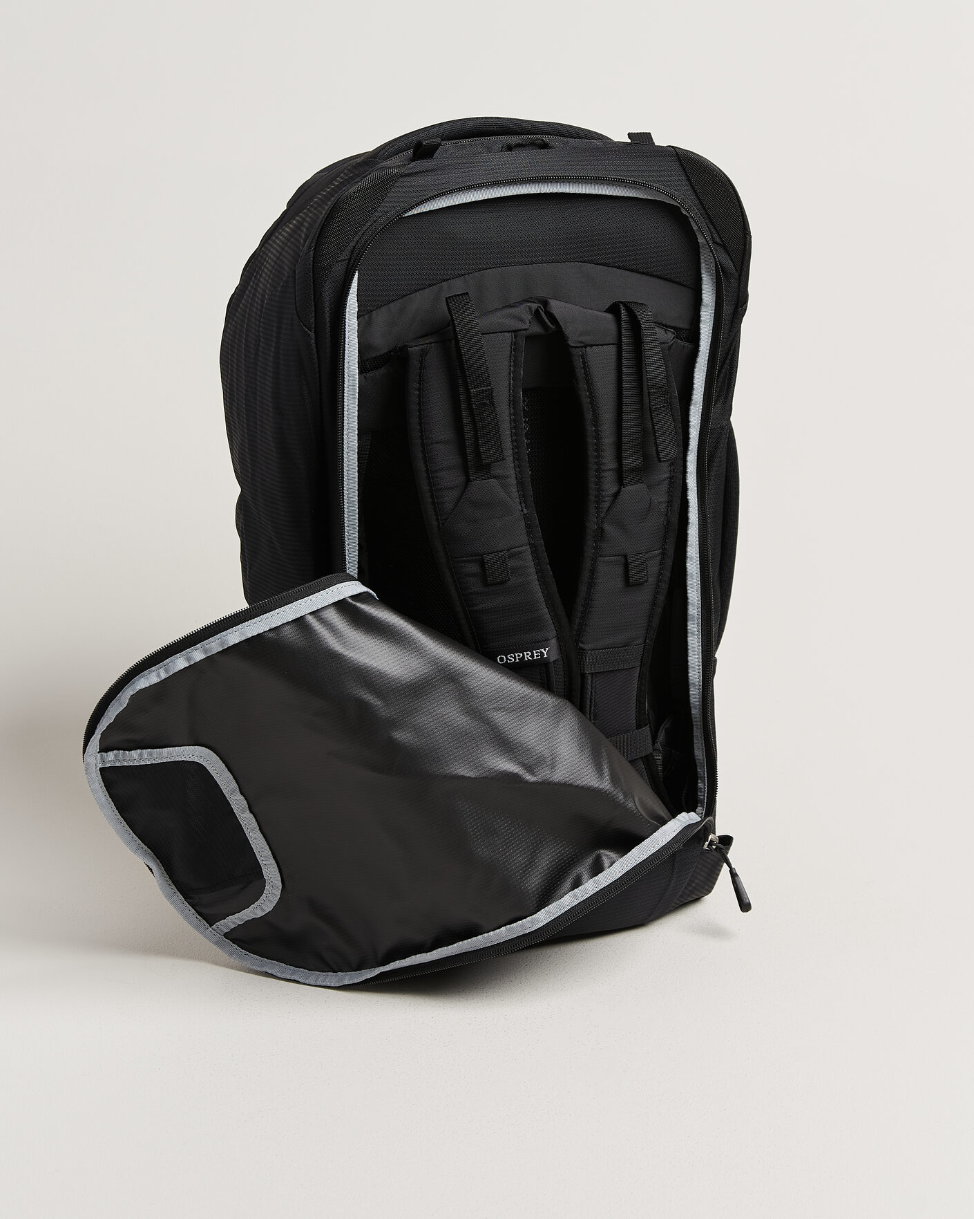 Mies | Laukut | Osprey | Farpoint 40 Black