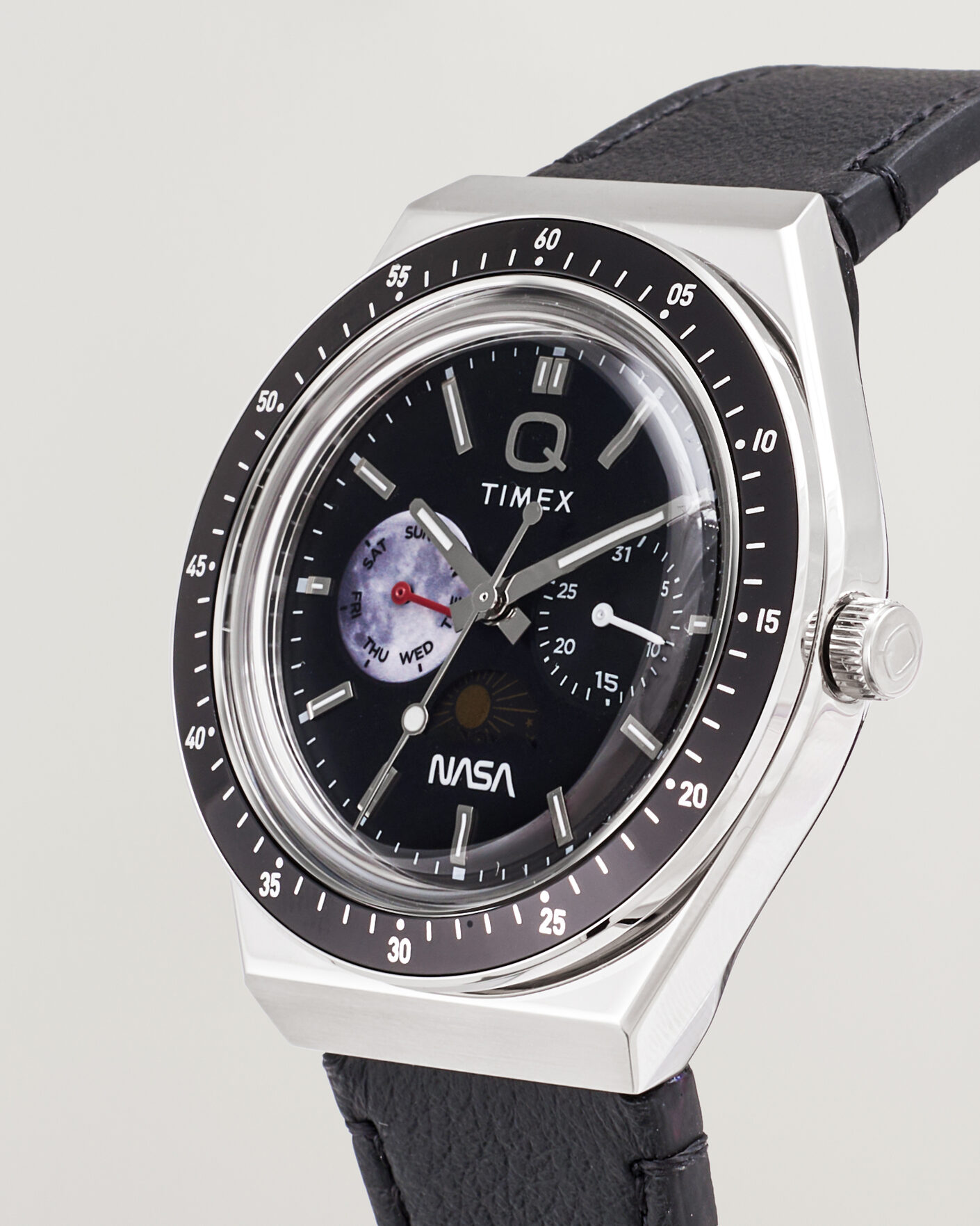Mies | Timex Q Timex x NASA Luminous Leather Strap 40mm Black Dial | Timex | Q x NASA Luminous Leather Strap 40mm Black Dial