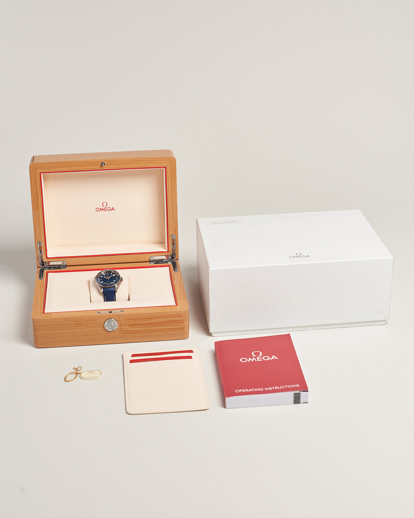Mies | Pre-Owned & Vintage Watches | Omega Pre-Owned | Seamaster Planet Ocean