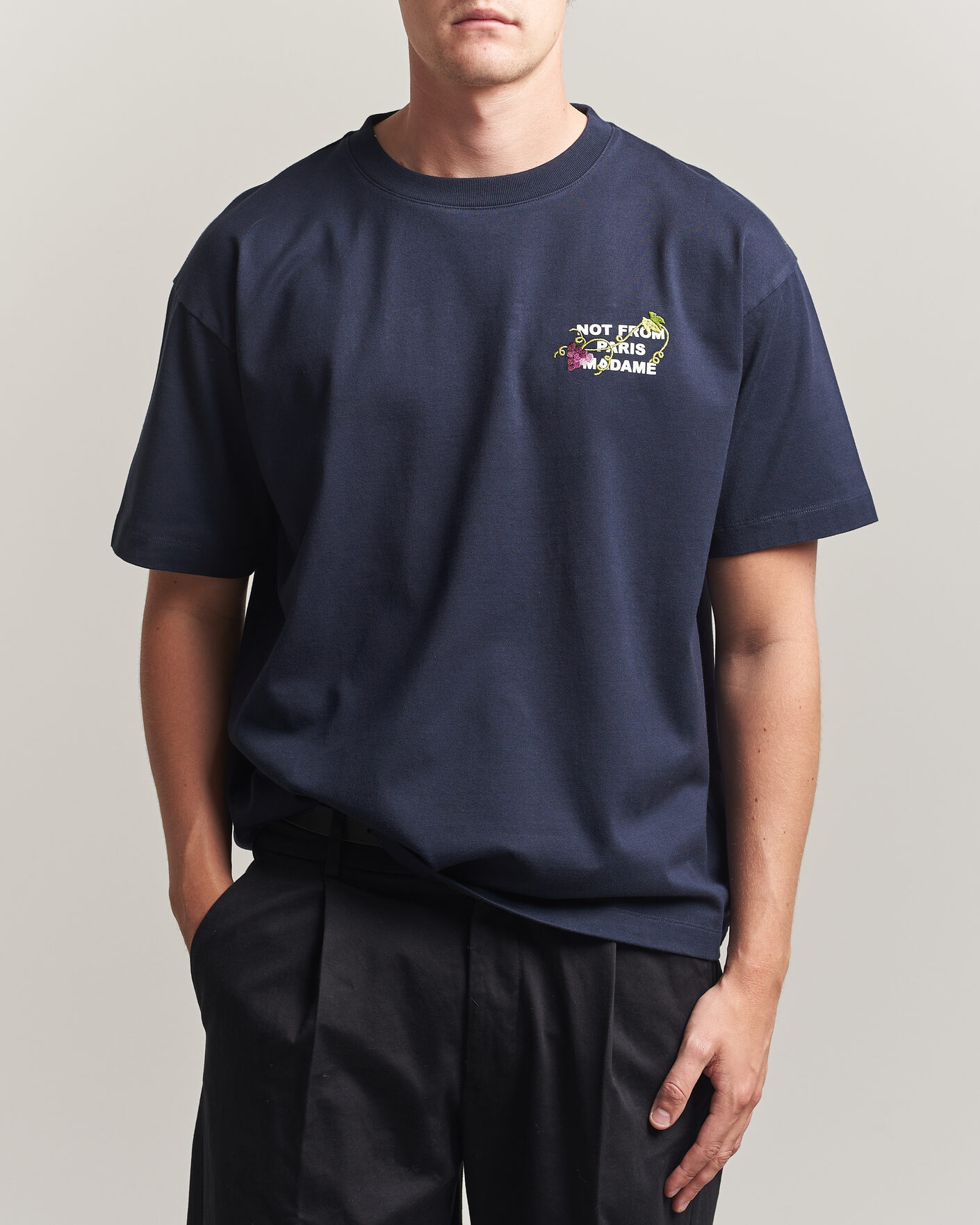Mies | T-paidat | Drôle de Monsieur | Vine Embroidered Slogan T-Shirt Navy