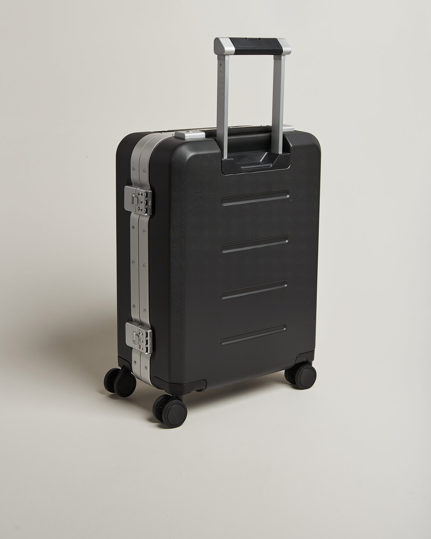 Mies | Laukut | DB | Ramverk Pro Carry On Silver/Black