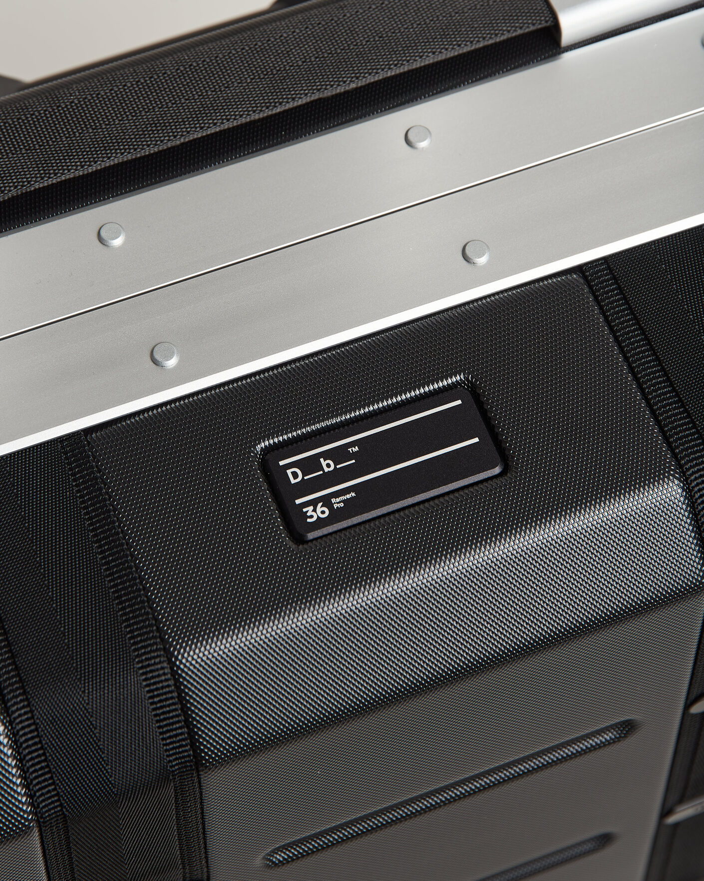 Mies | Laukut | DB | Ramverk Pro Carry On Silver/Black