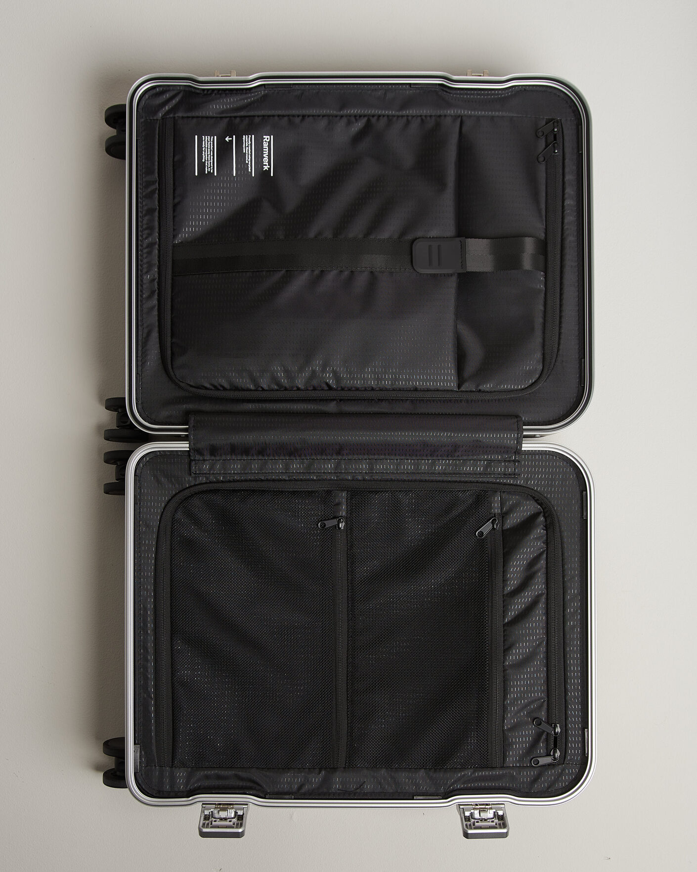 Mies | Laukut | DB | Ramverk Pro Carry On Silver/Black