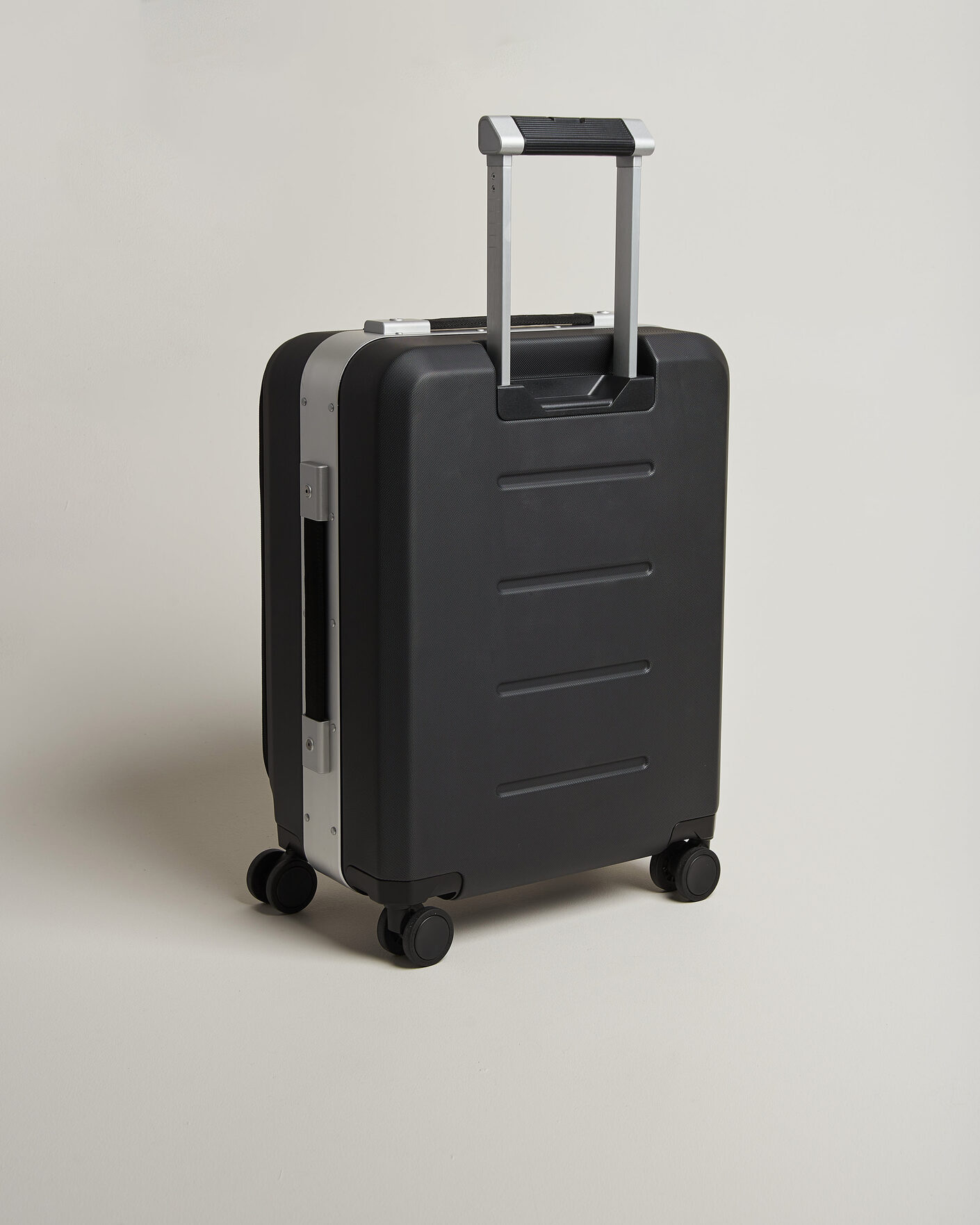 Mies | Laukut | DB | Ramverk Pro Front-Access Carry On Silver/Black