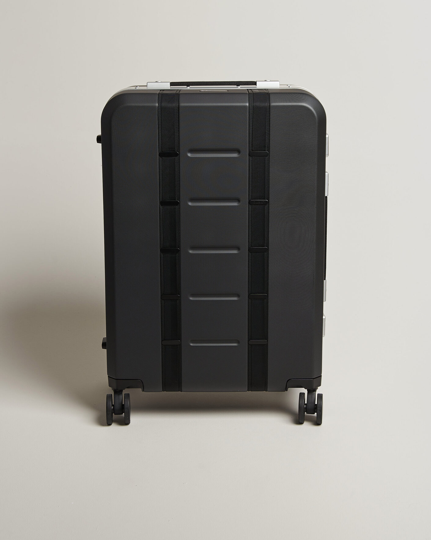 Mies | Laukut | DB | Ramverk Pro Check-In Luggage Medium Silver/Black