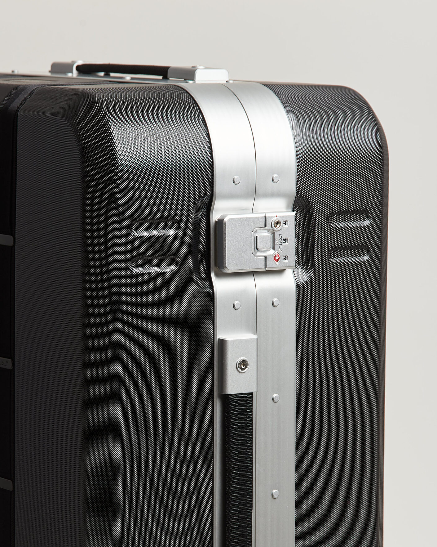 Mies | Laukut | DB | Ramverk Pro Check-In Luggage Large Silver/Black