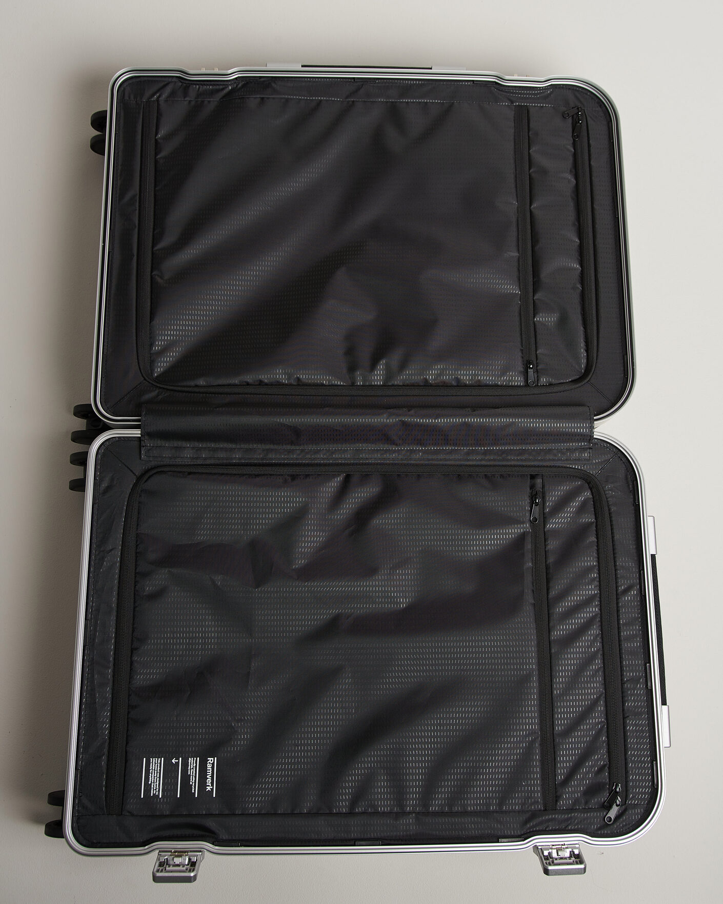 Mies | Laukut | DB | Ramverk Pro Check-In Luggage Large Silver/Black