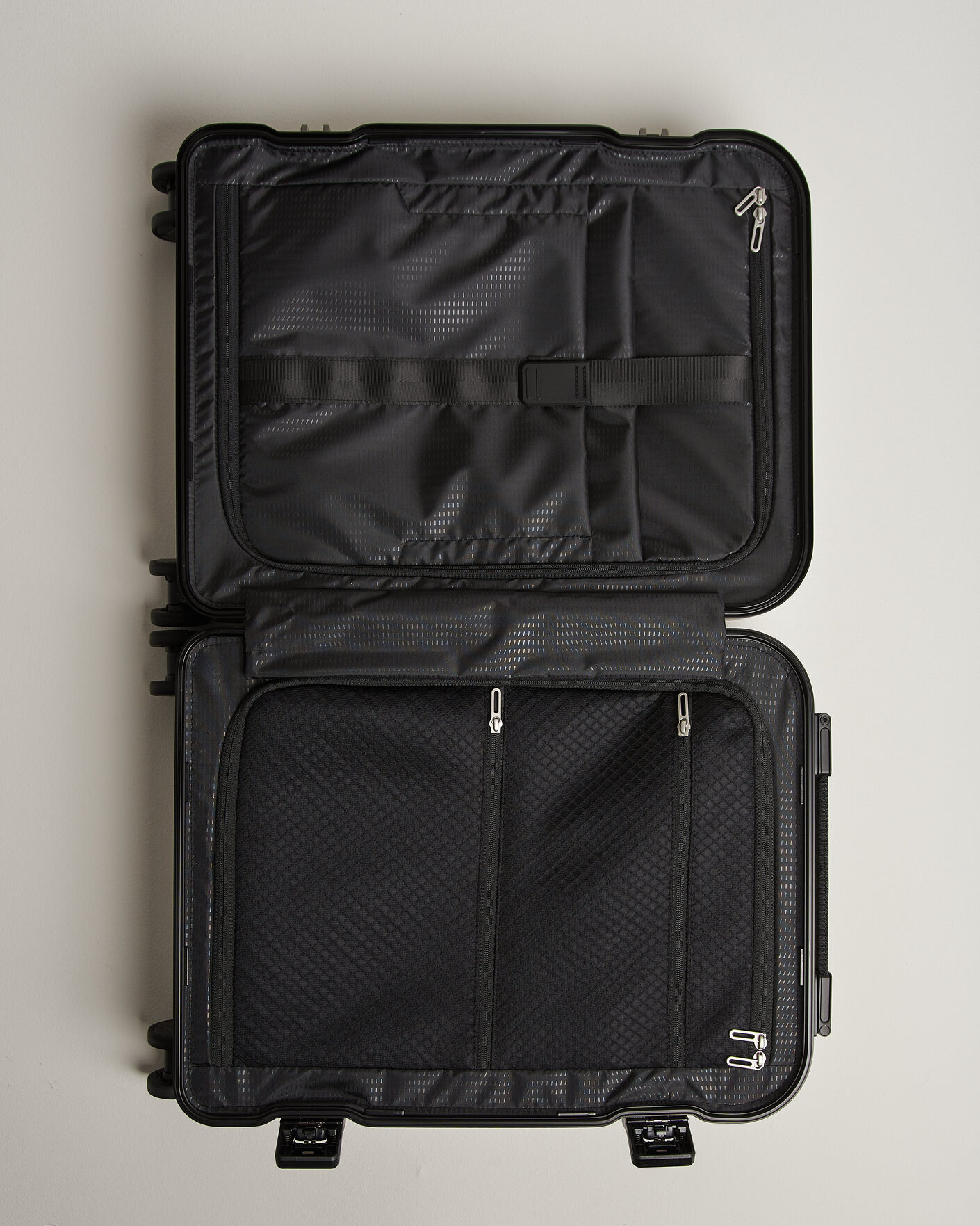 Mies | DB Ramverk Alu Pro Carry On Silver/Onyx | DB | Ramverk Alu Pro Carry On Silver/Onyx