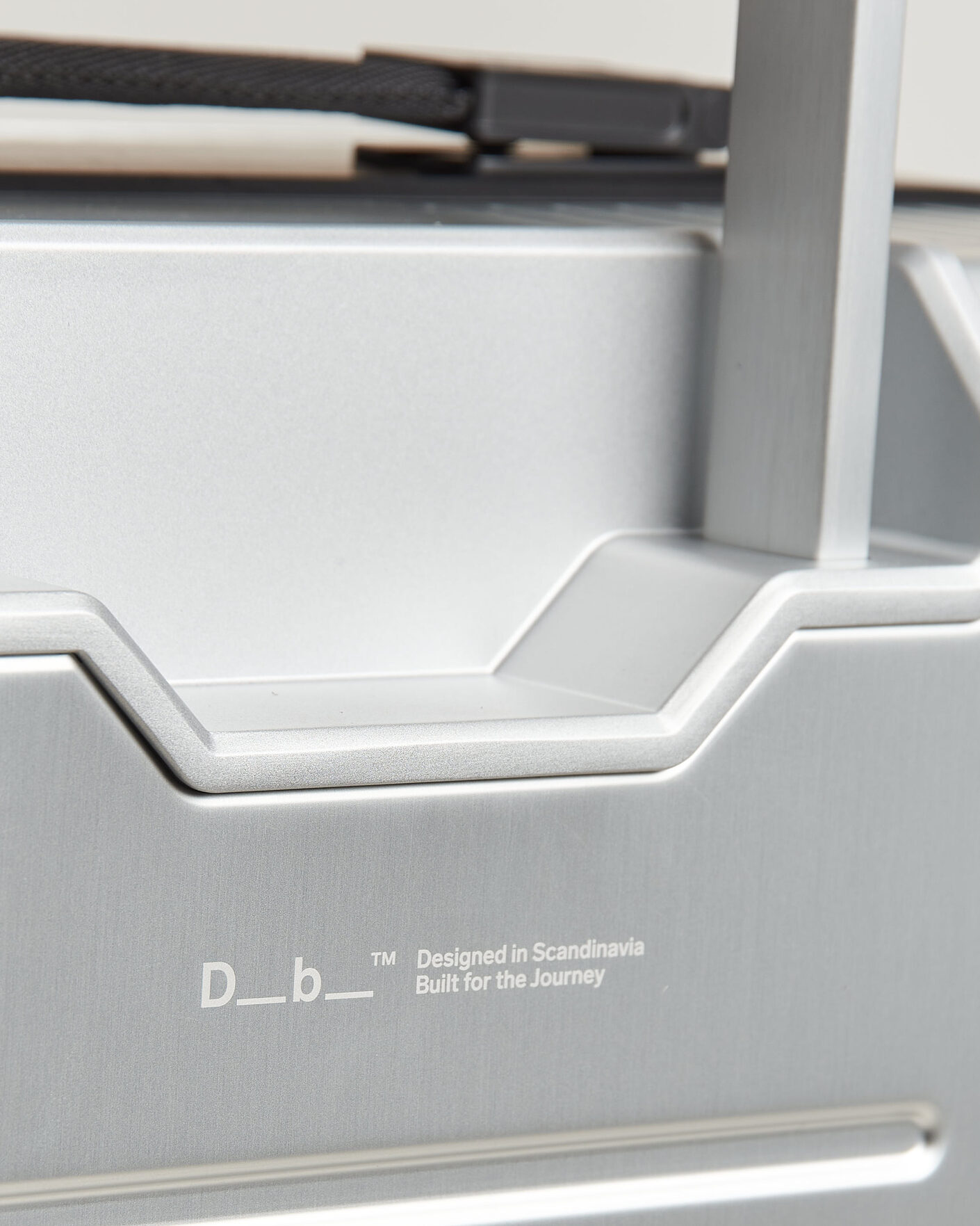 Mies | Laukut | DB | Ramverk Alu Pro Check-In Luggage Medium Silver/Onyx