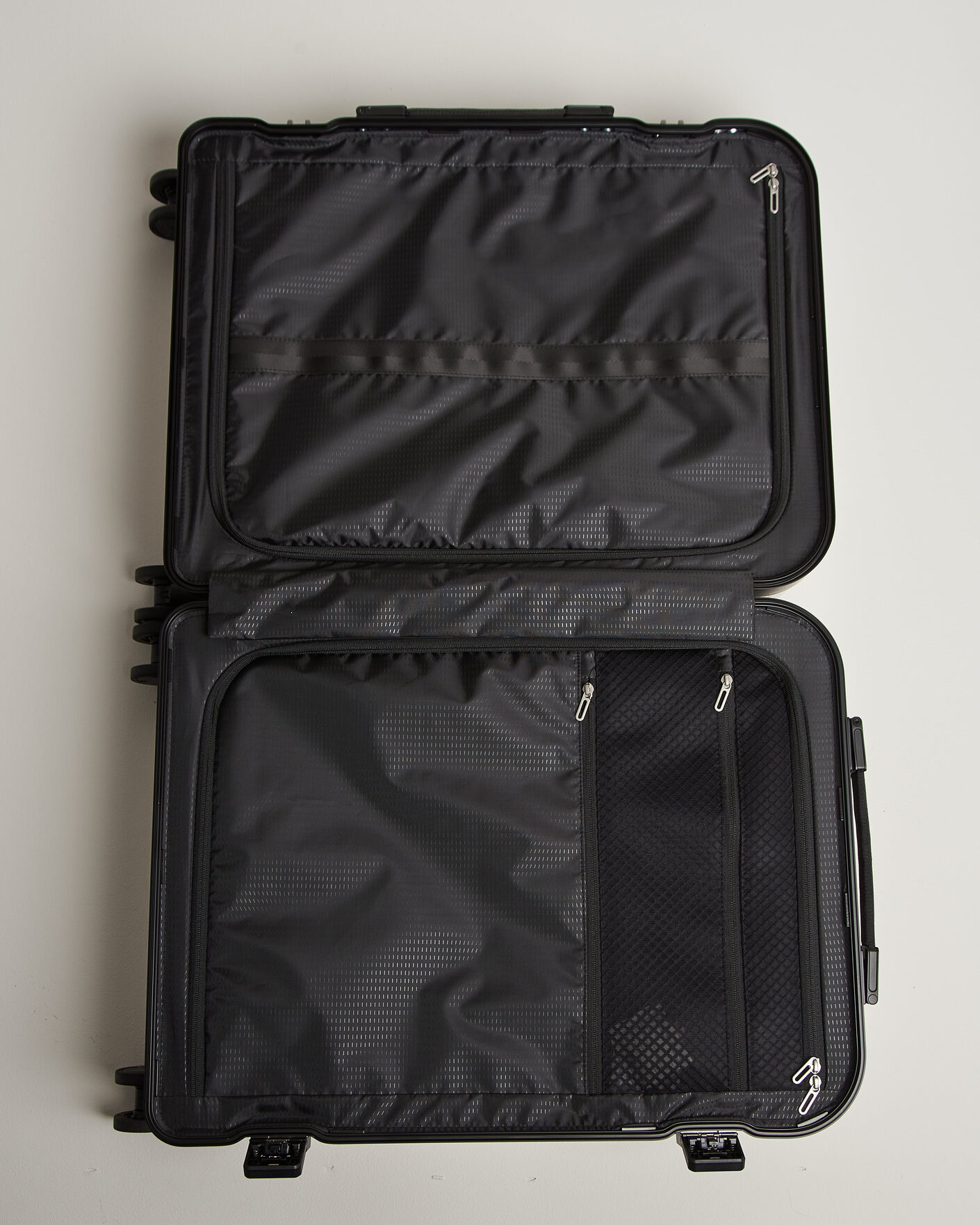 Mies | Laukut | DB | Ramverk Alu Pro Check-In Luggage Medium Silver/Onyx