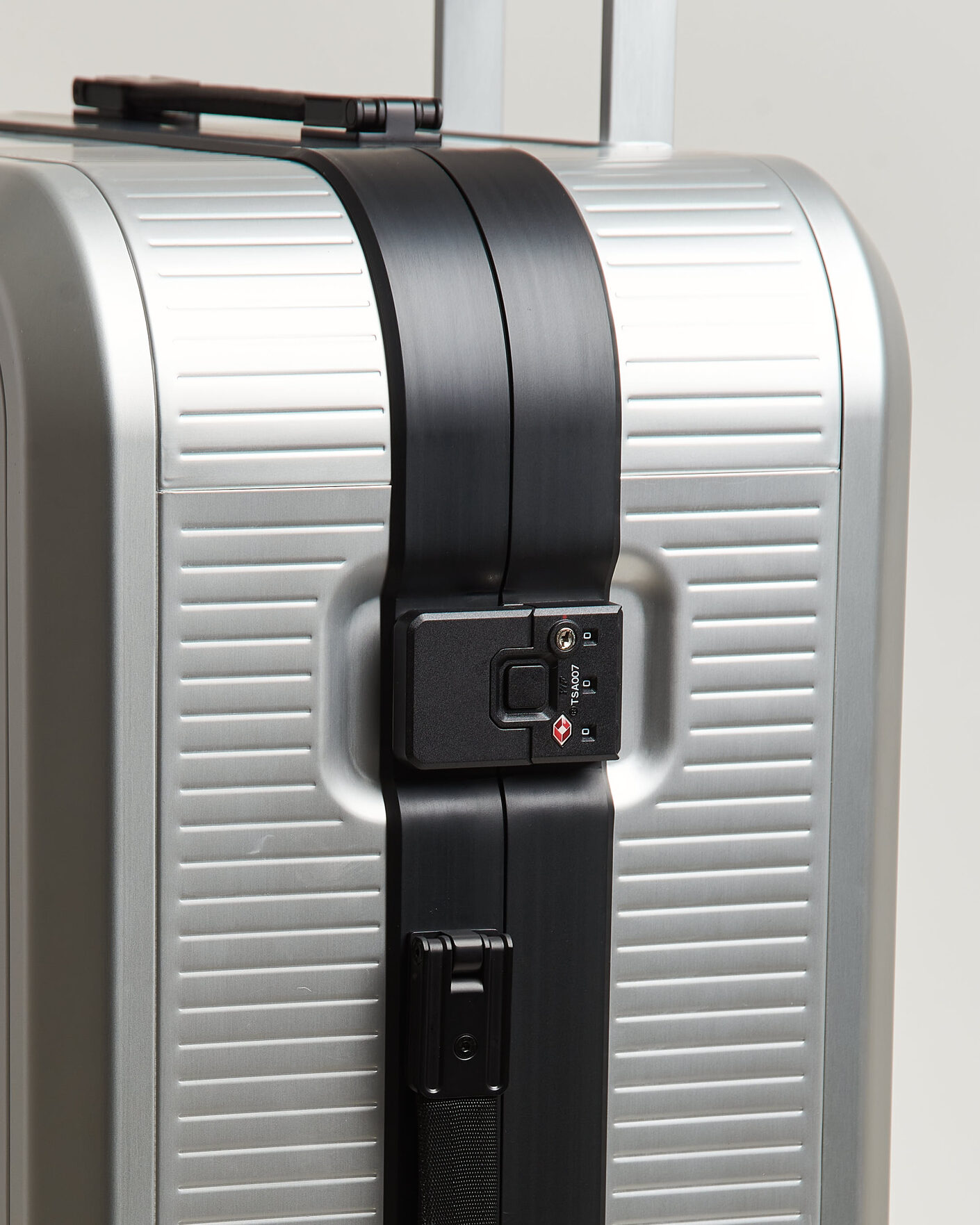 Mies | Laukut | DB | Ramverk Alu Pro Check-In Luggage Large Silver/Onyx