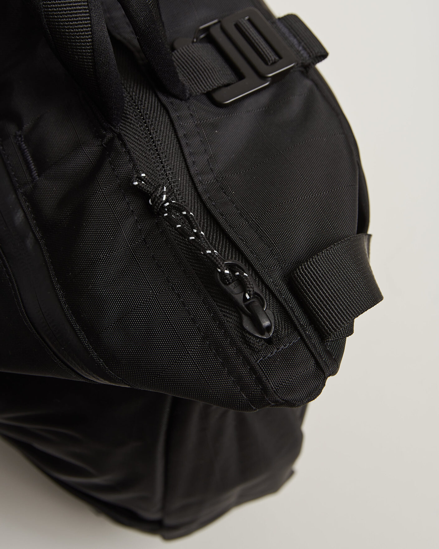 Mies | DB Utility Tote 32L Black Out | DB | Utility Tote 32L Black Out