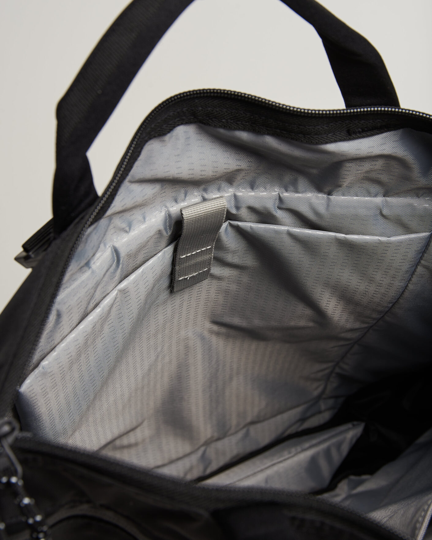 Mies | DB Utility Tote 32L Black Out | DB | Utility Tote 32L Black Out