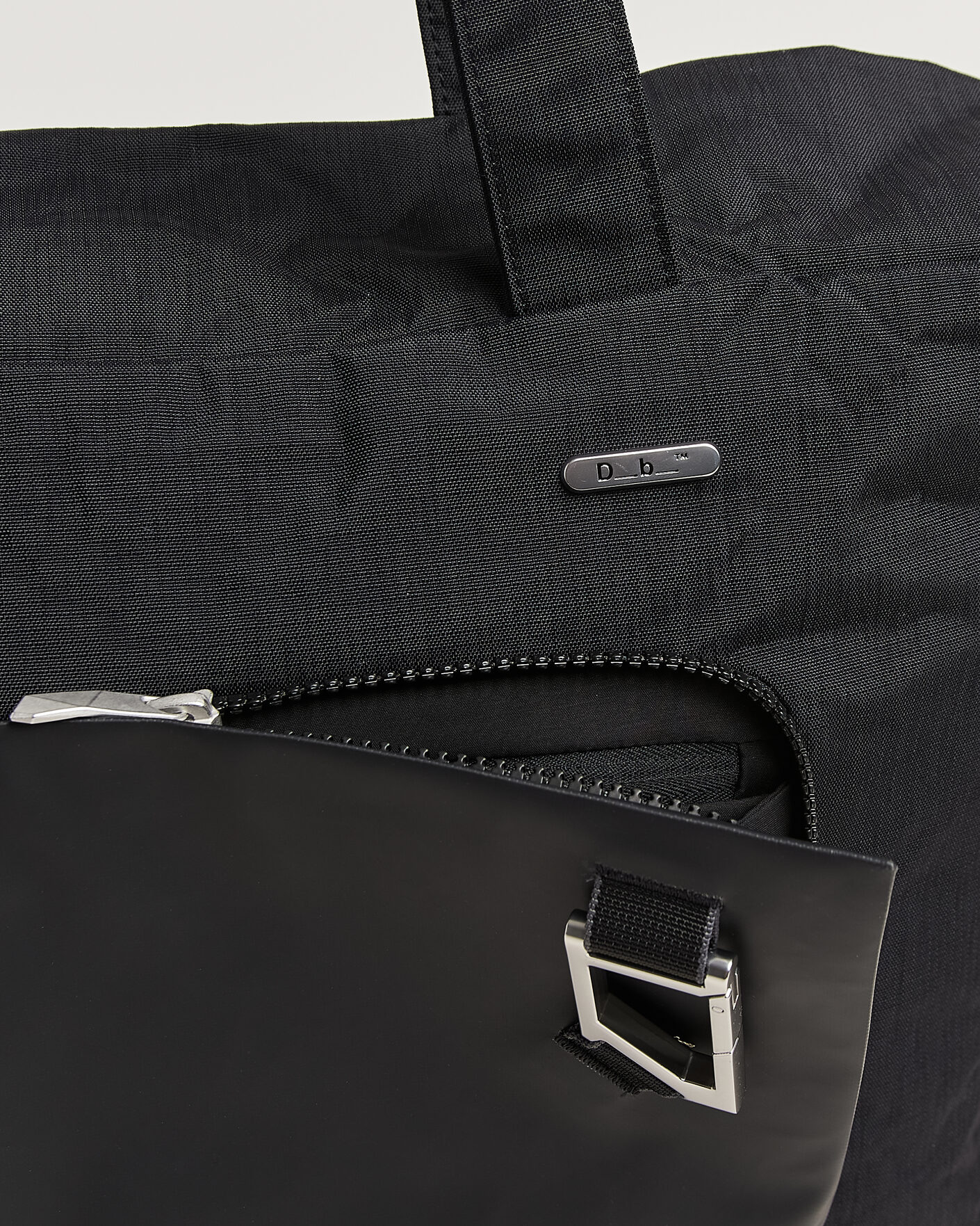 Mies | Laukut | DB | Entour Tote 22L Black Out