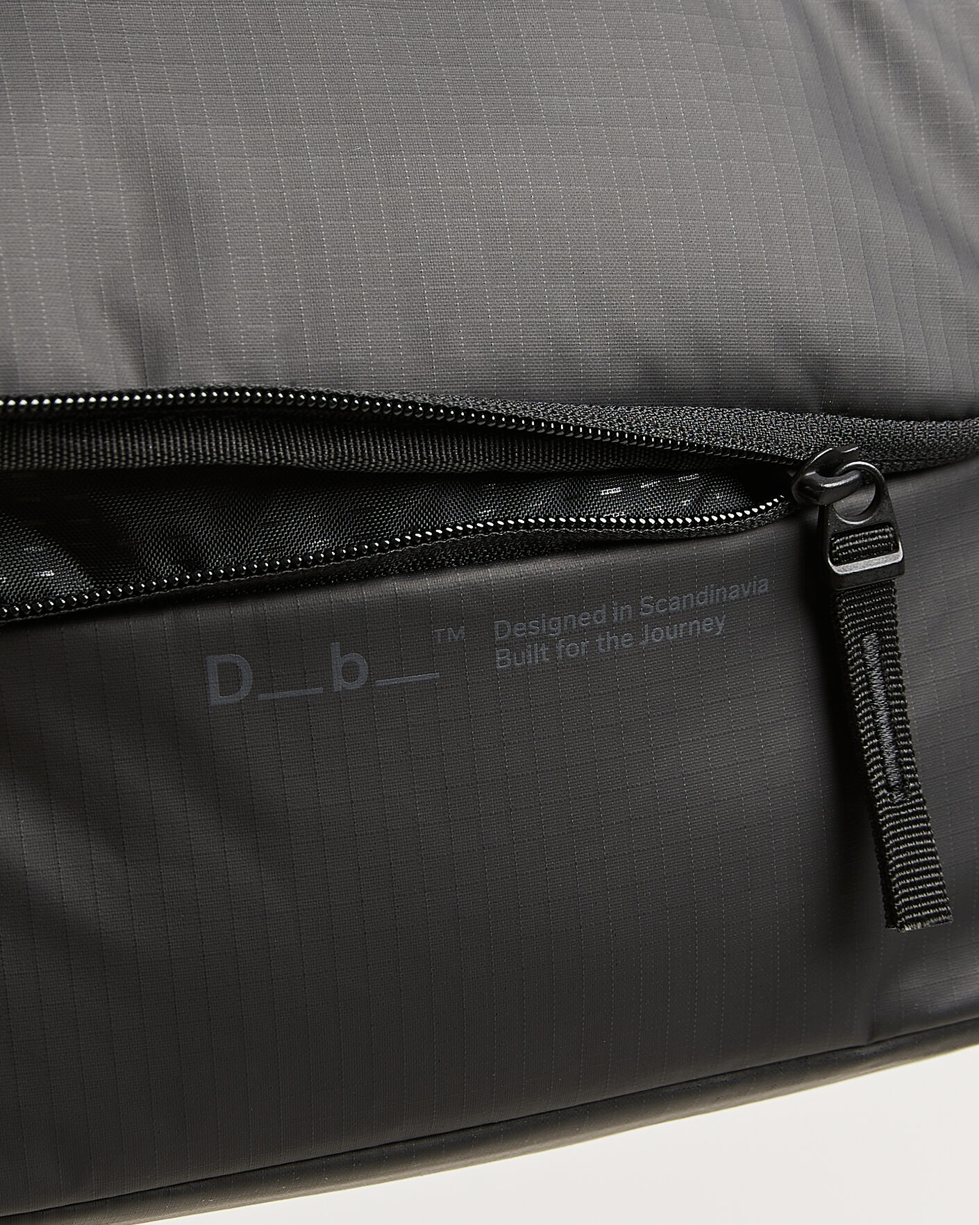 Mies | DB Essential Wash Bag M Black Out | DB | Essential Wash Bag M Black Out