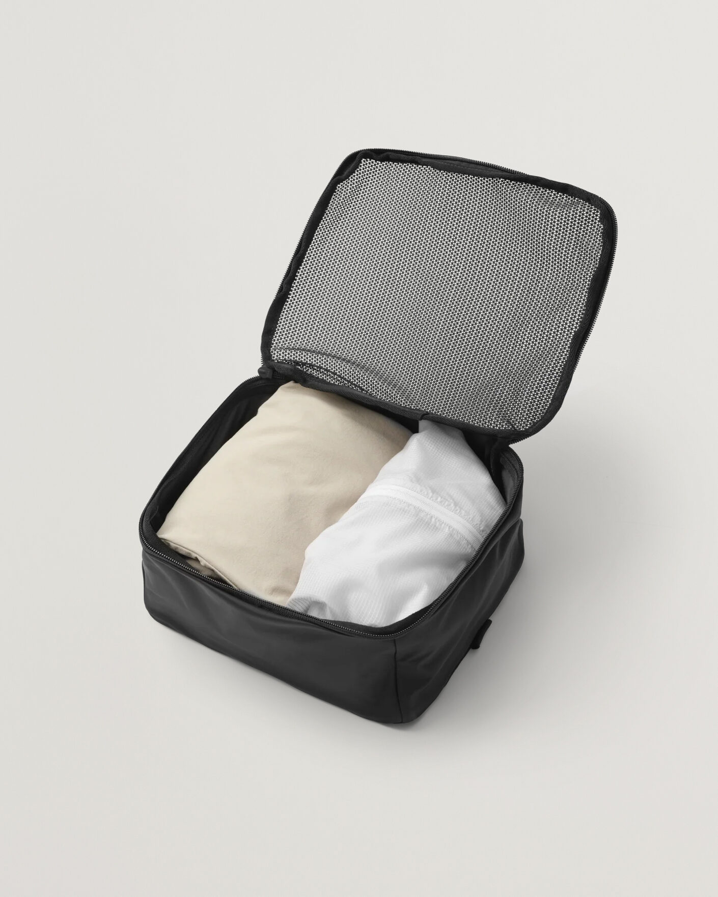 Mies | Laukut | DB | Essential Packing Cube M Black Out
