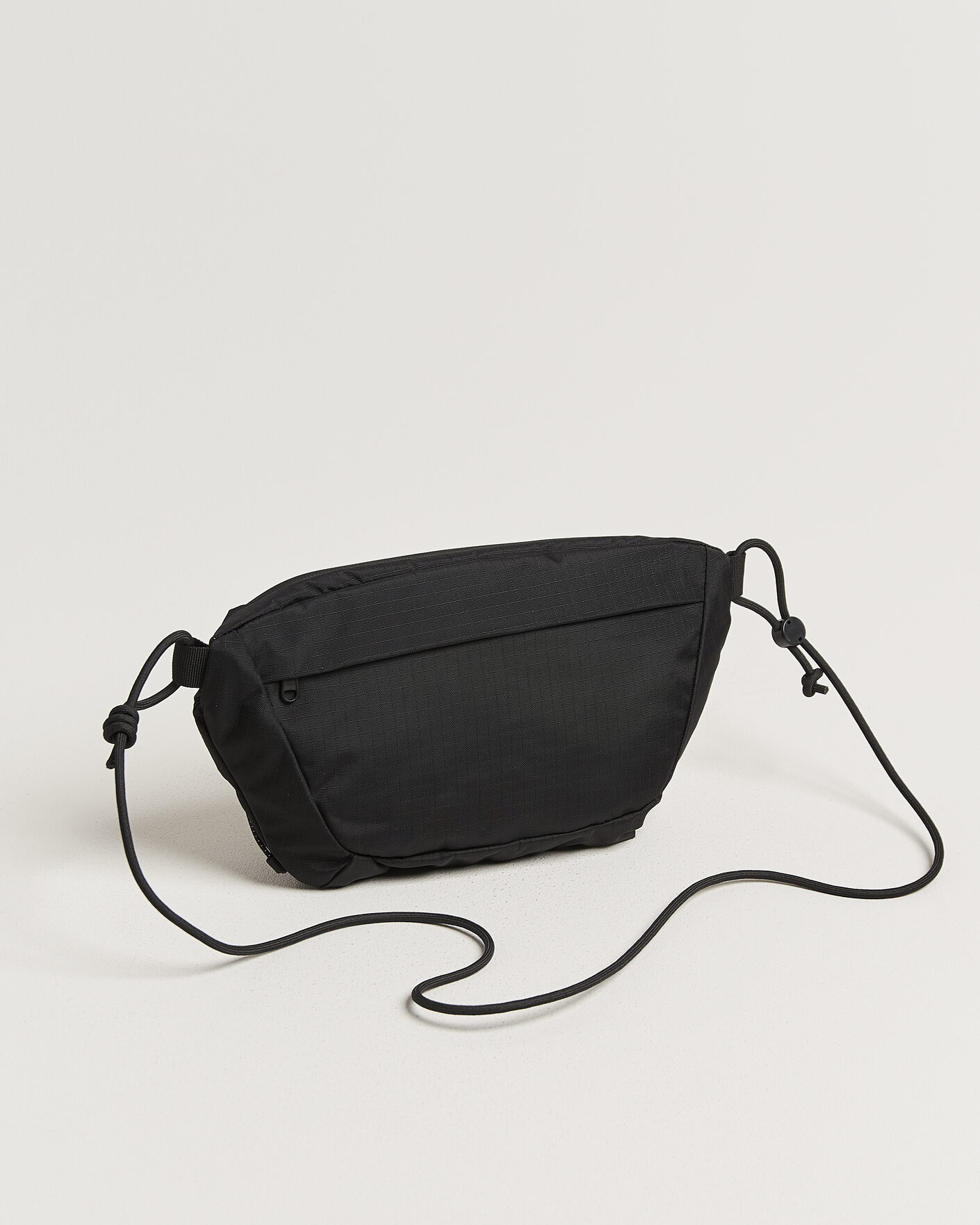 Mies | Laukut | DB | Roamer Pro Sling Bag 6L Black Out