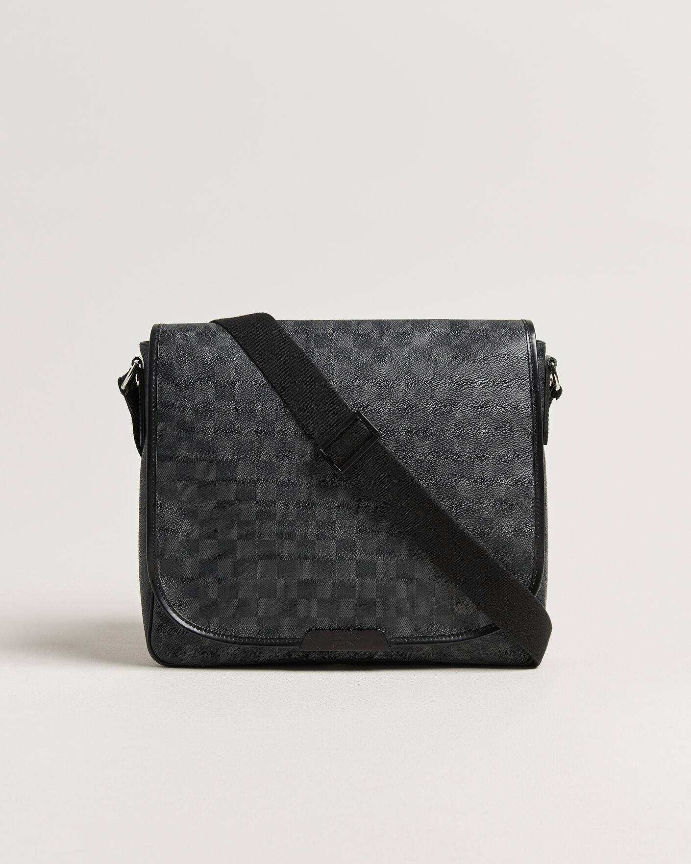 Mies | Pre-Owned & Vintage Bags | Louis Vuitton Pre-Owned | Daniel MM Shoulder Bag Damier Graphite