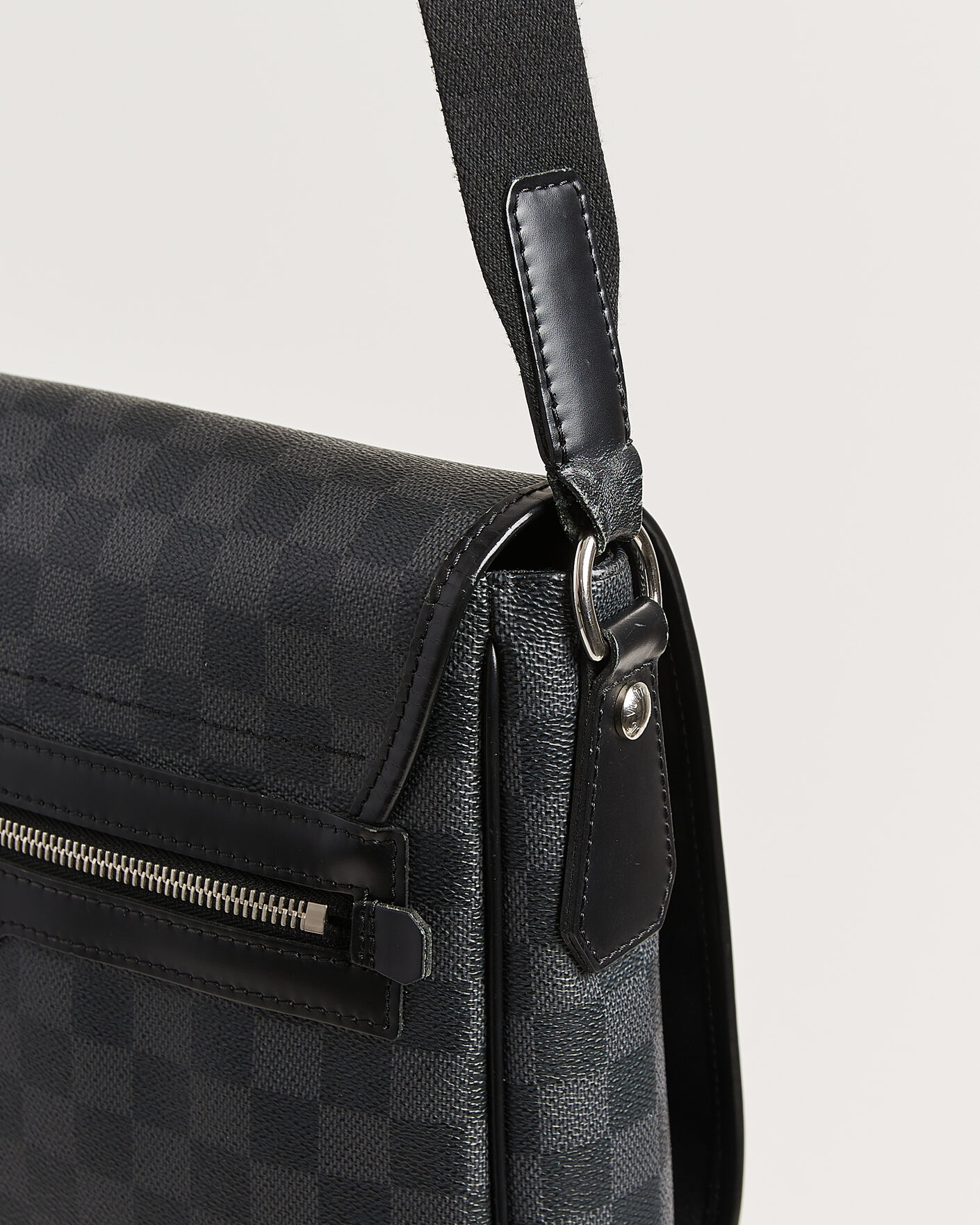Mies | Pre-Owned & Vintage Bags | Louis Vuitton Pre-Owned | Daniel MM Shoulder Bag Damier Graphite