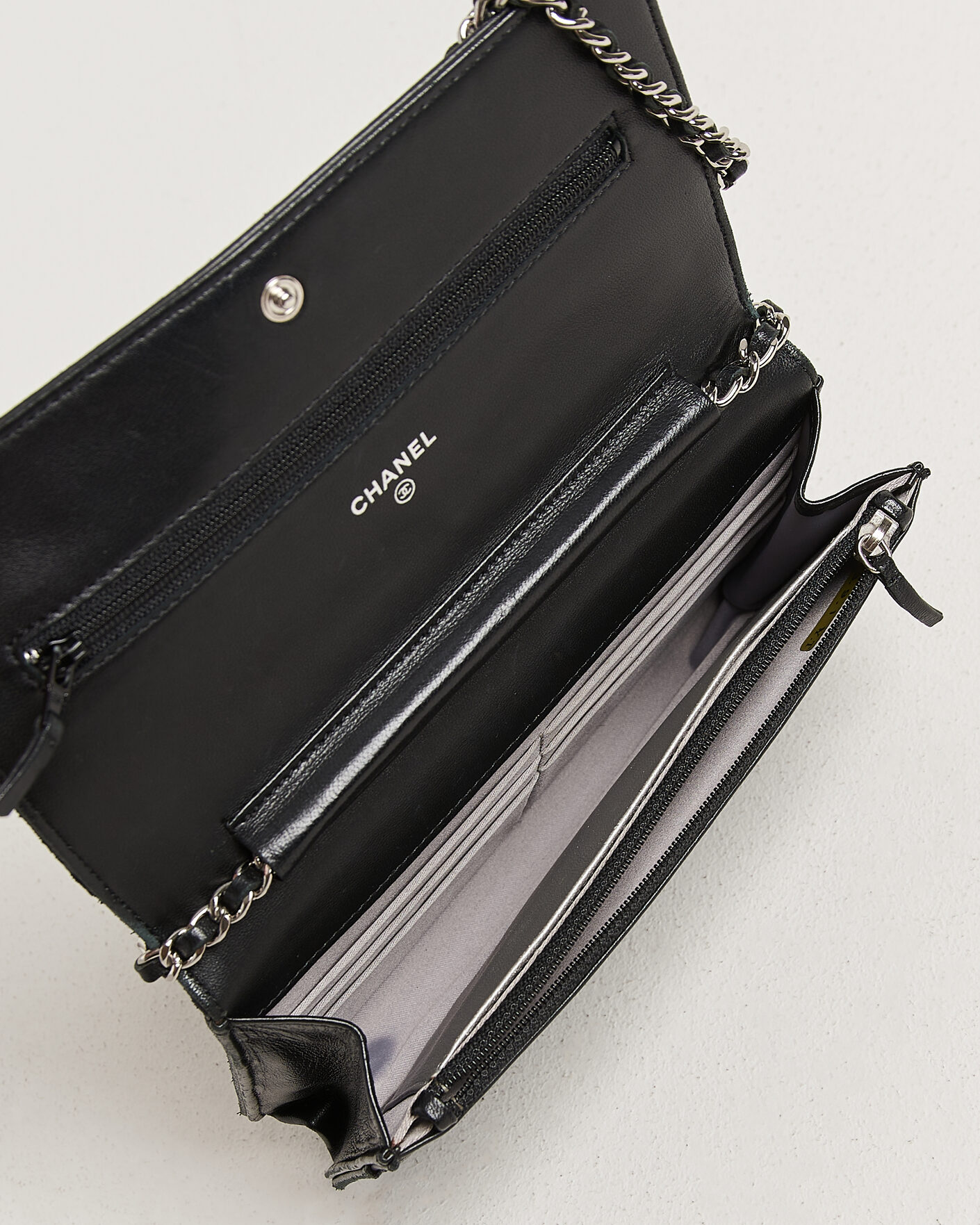 Mies | Pre-Owned & Vintage Bags | Chanel Pre-Owned | Wallet On Chain Camelia Lambskin Black