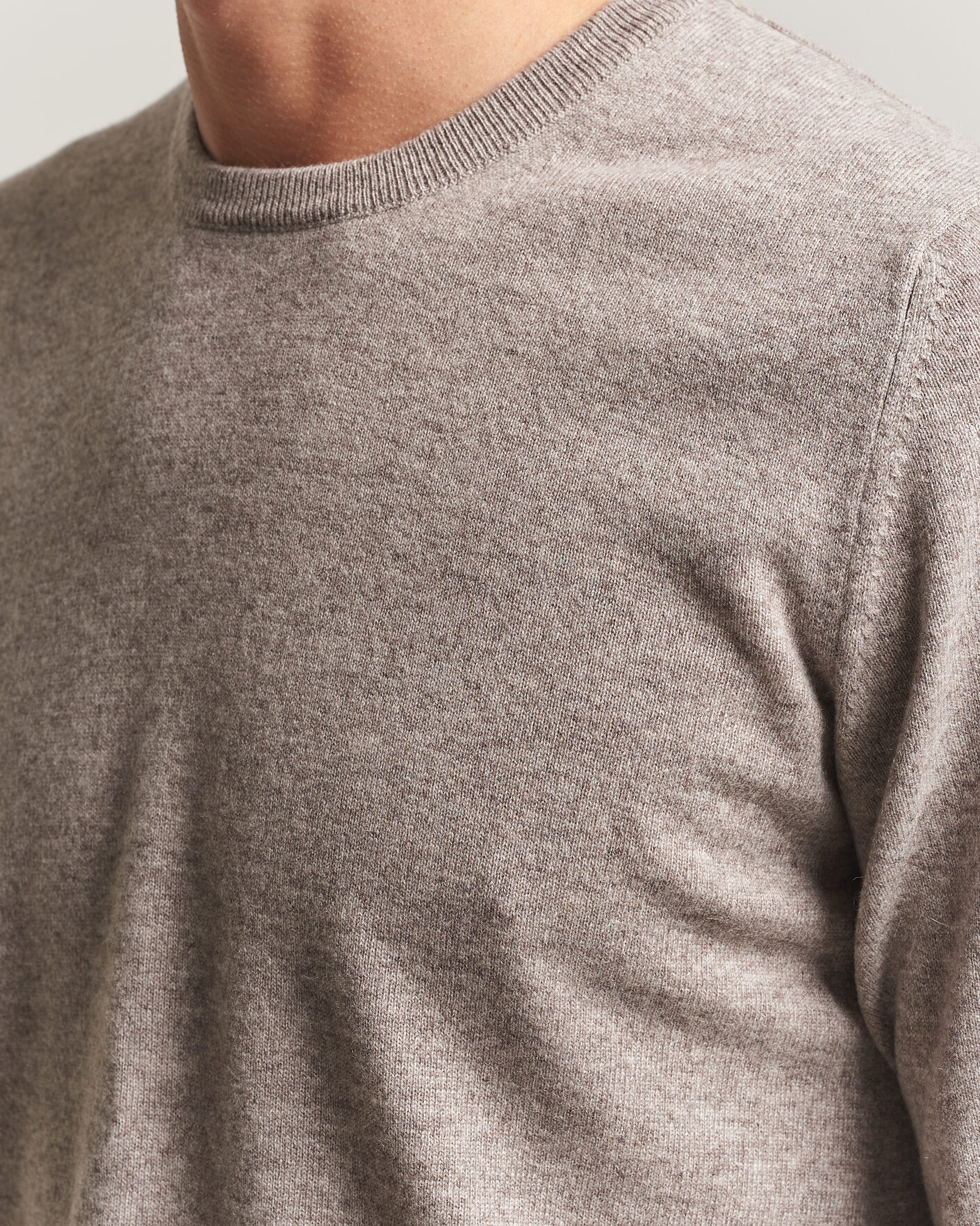 Mies | Puserot | Fedeli | Pure Cashmere Crew Neck Beige Melange
