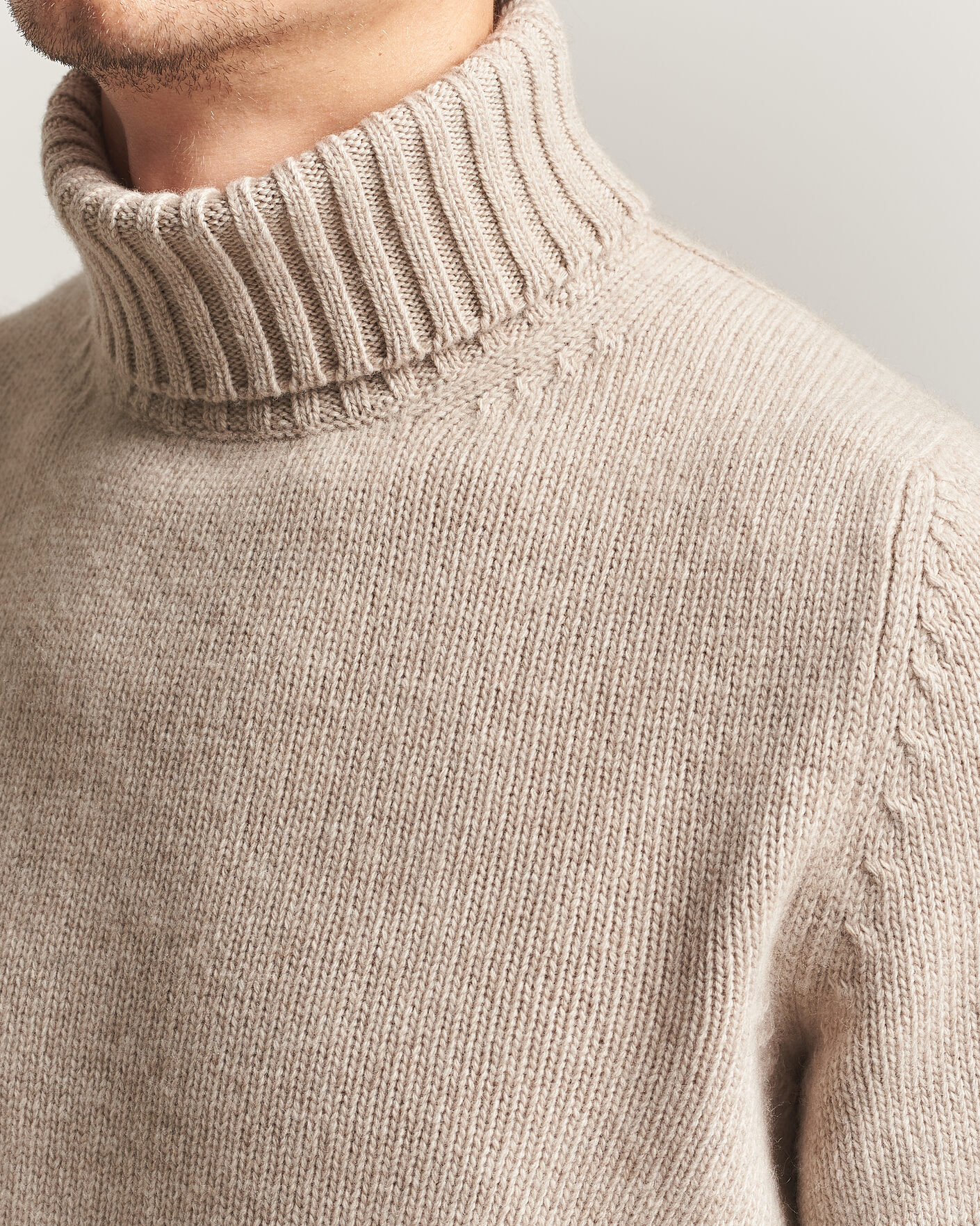 Mies | Puserot | Fedeli | Wool/Cashmere Rollneck Beige