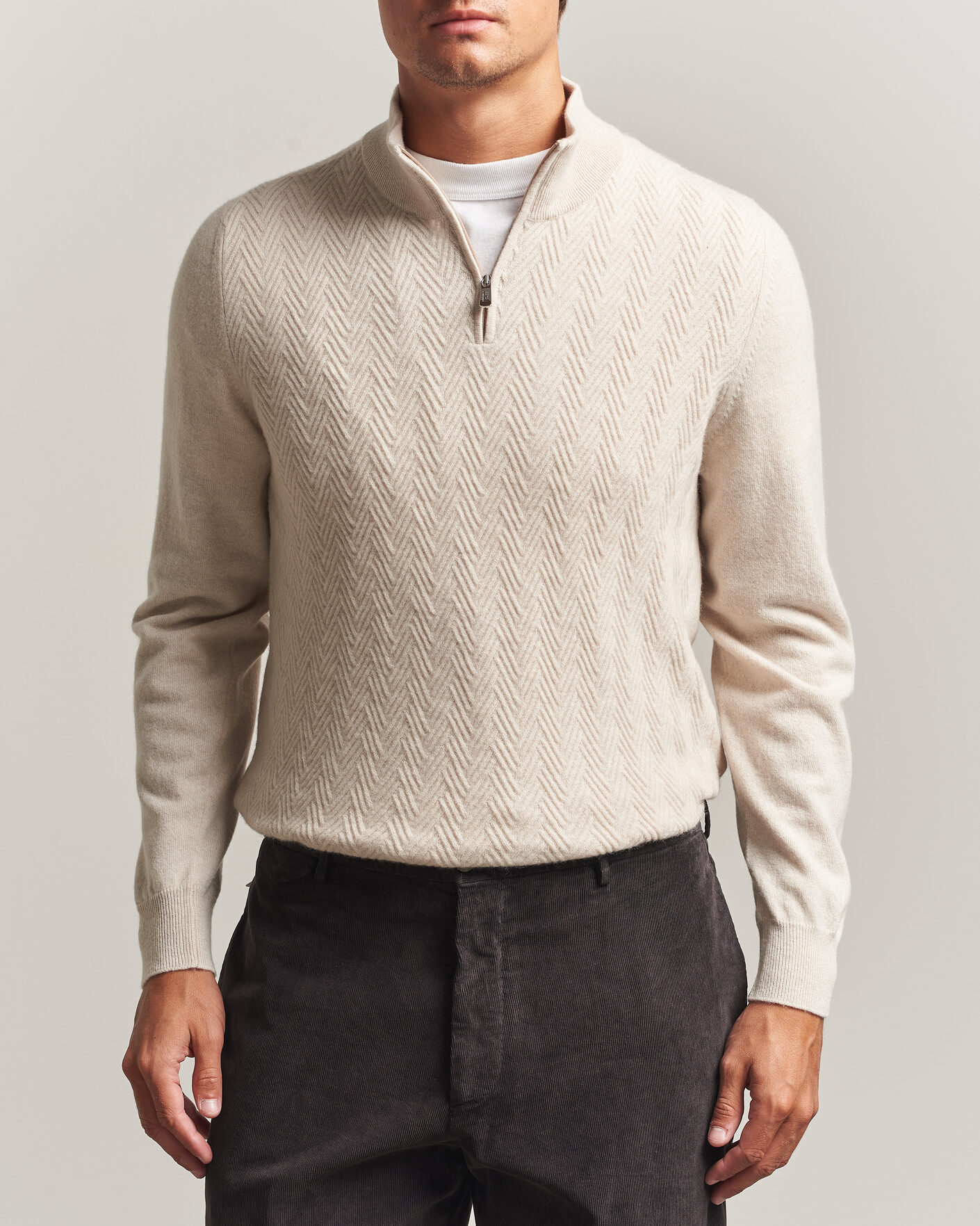 Mies | Puserot | Fedeli | Wool/Cashmere Chevron Half Zip Light Beige