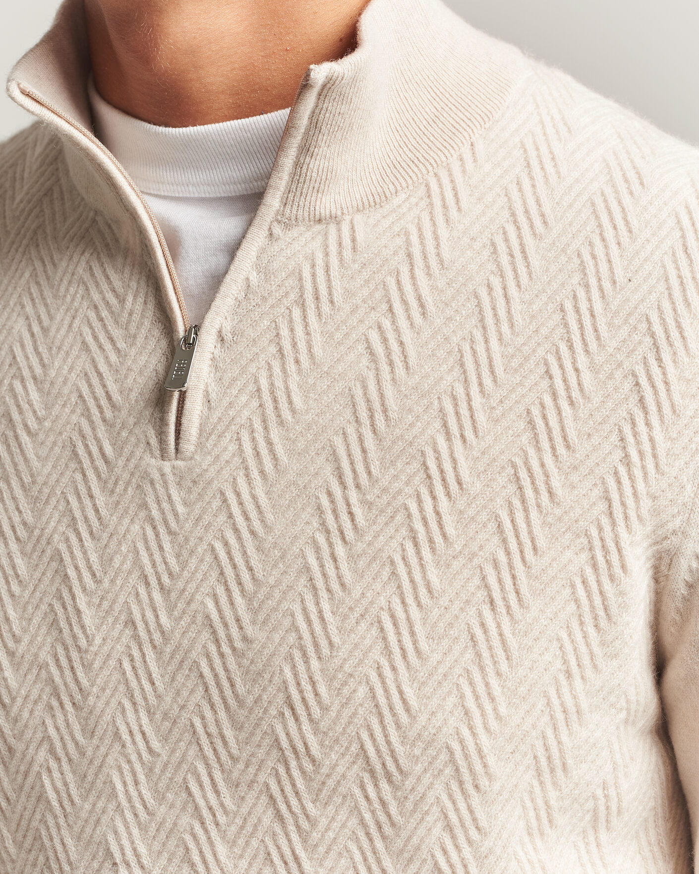 Mies | Puserot | Fedeli | Wool/Cashmere Chevron Half Zip Light Beige