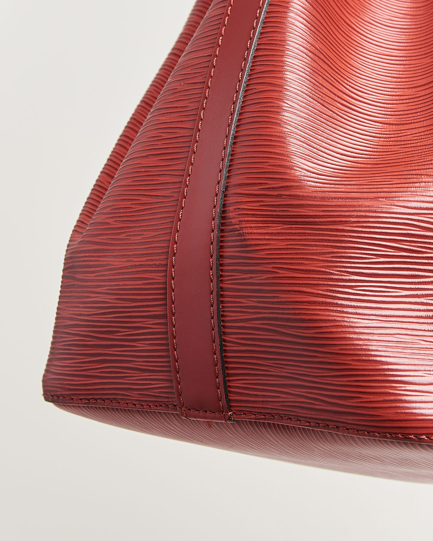 Mies | Pre-Owned & Vintage Bags | Louis Vuitton Pre-Owned | Petit Noé Epi Leather Red