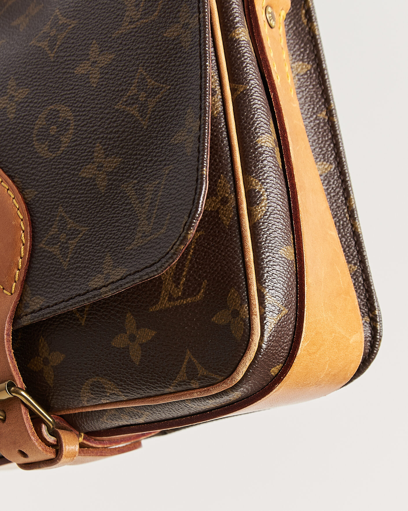 Mies | Pre-Owned & Vintage Bags | Louis Vuitton Pre-Owned | Cartouchiere Bag Monogram