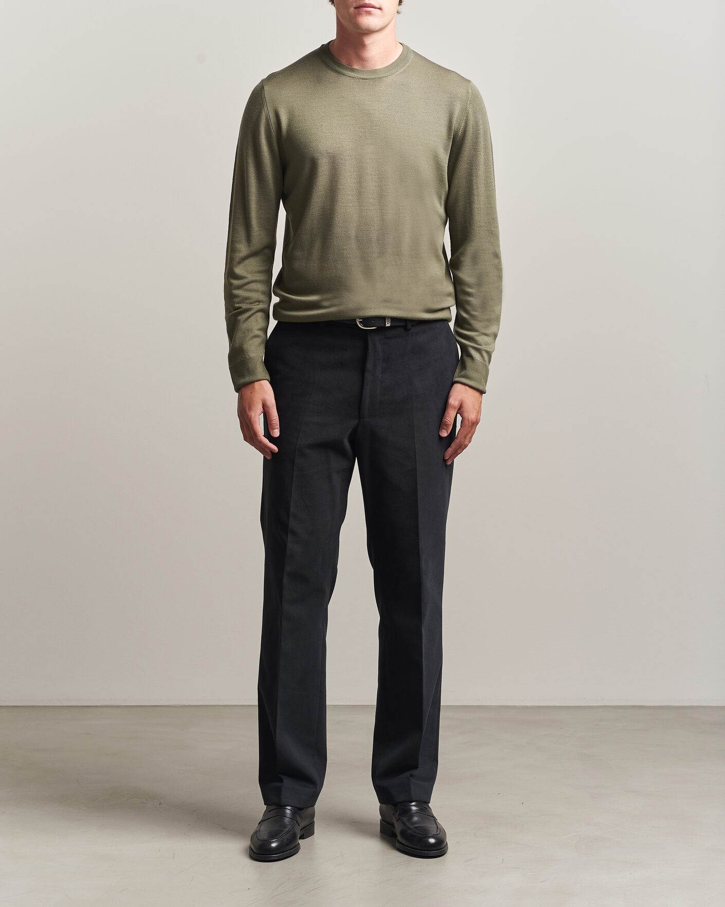 Mies | Puserot | Canali | Merino Wool Crew Neck Olive