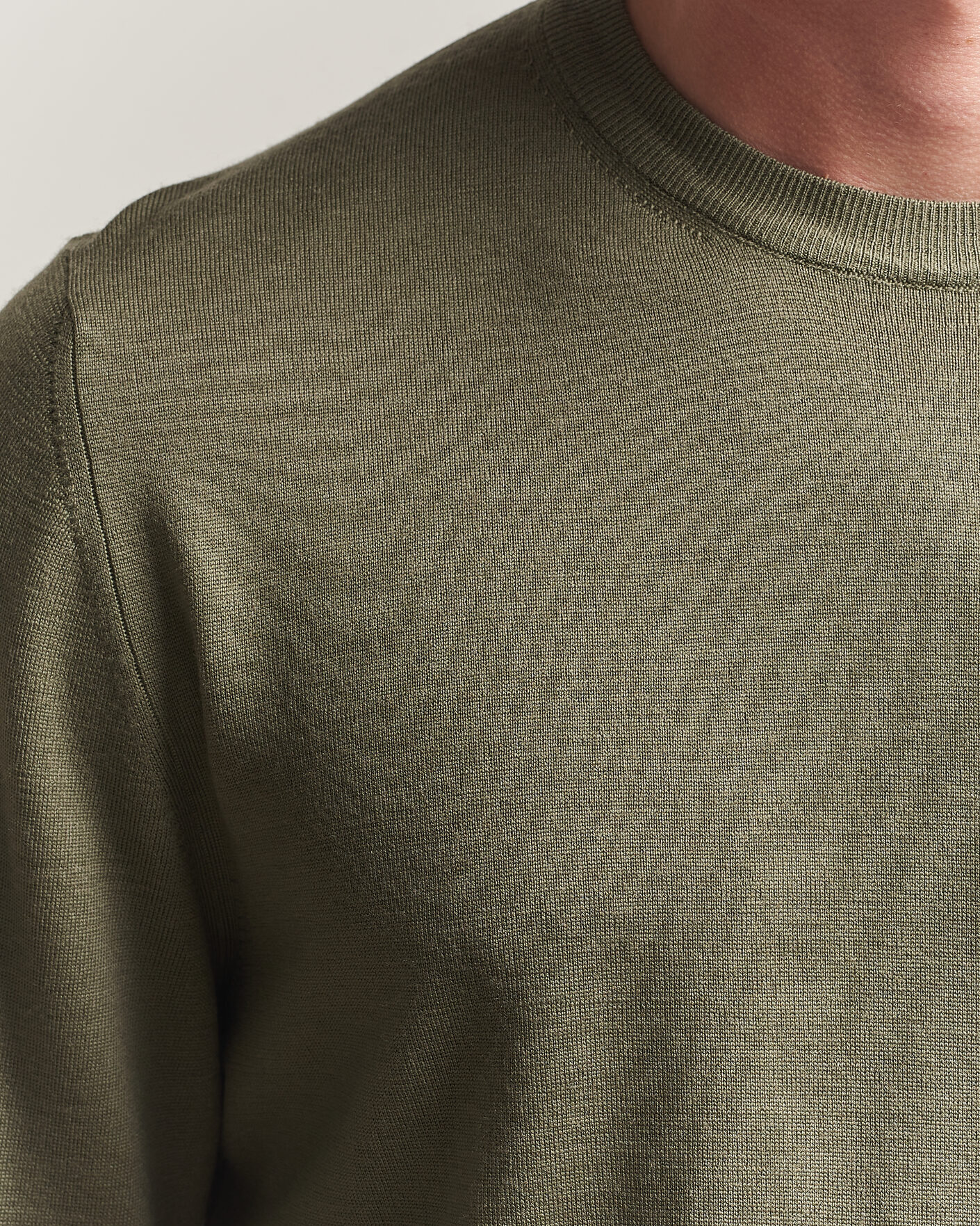 Mies | Puserot | Canali | Merino Wool Crew Neck Olive